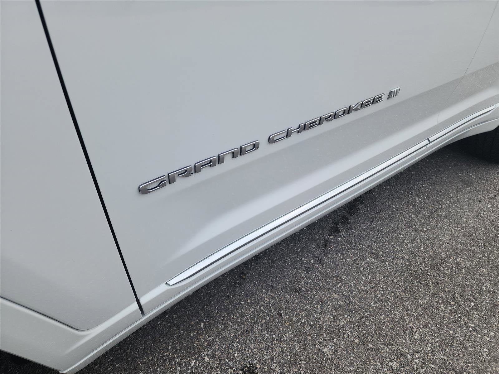 2023 Jeep Grand Cherokee Summit