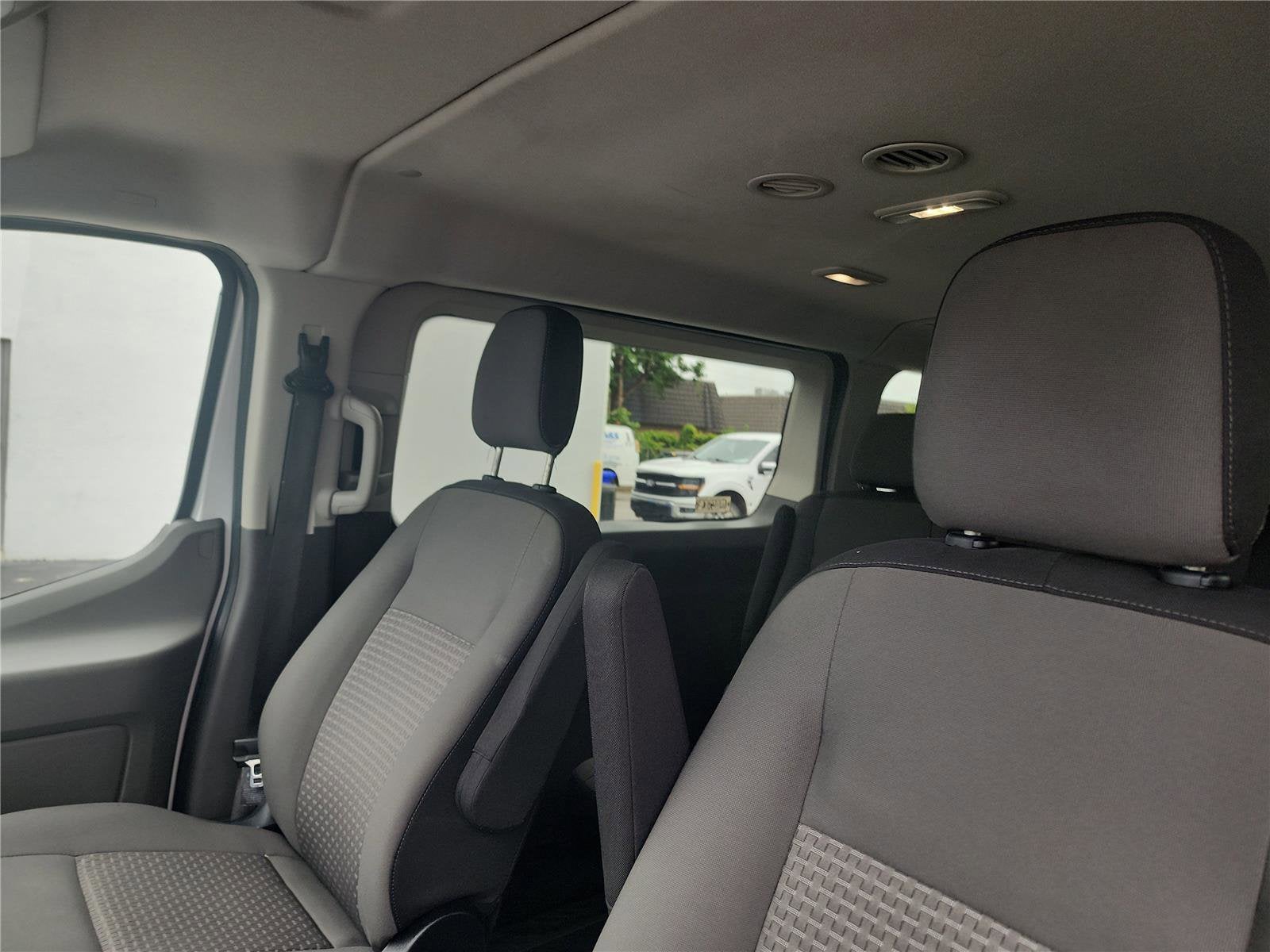 2023 Ford Transit Passenger Wagon XLT