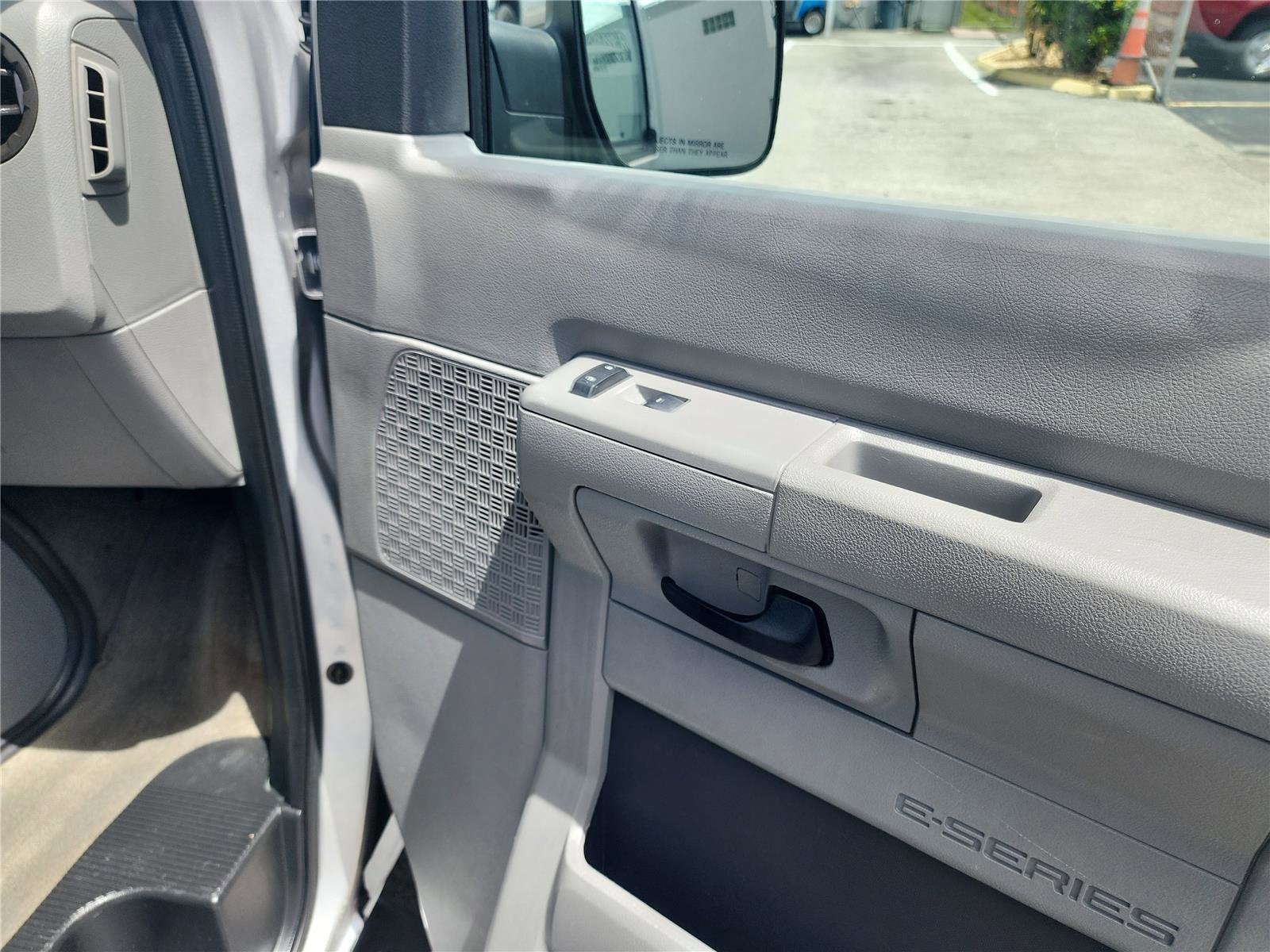 2013 Ford Econoline Wagon XLT