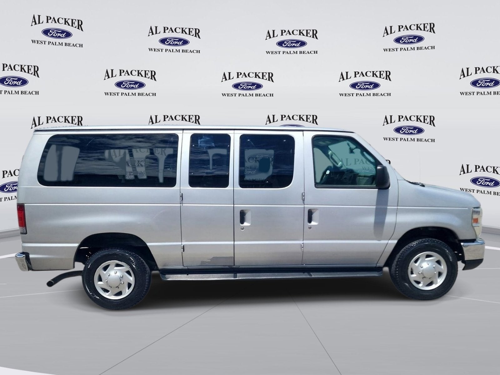 2013 Ford Econoline Wagon XLT