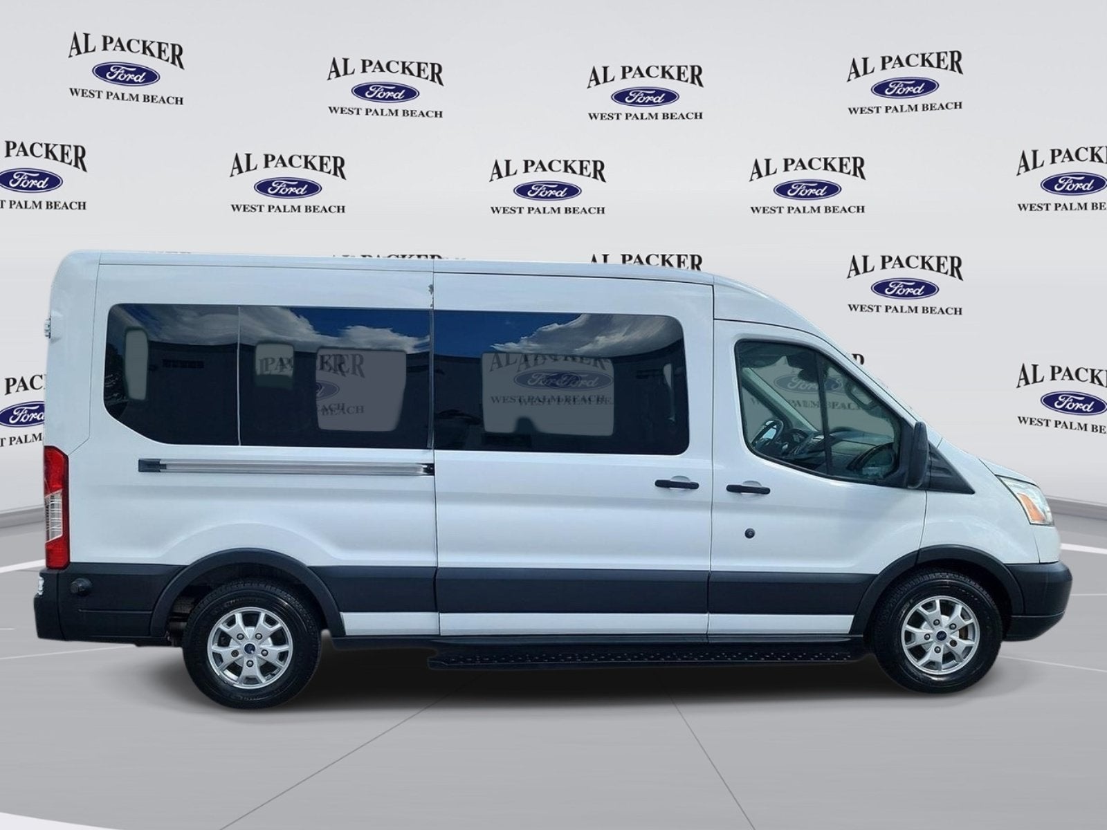 2015 Ford Transit Wagon XLT