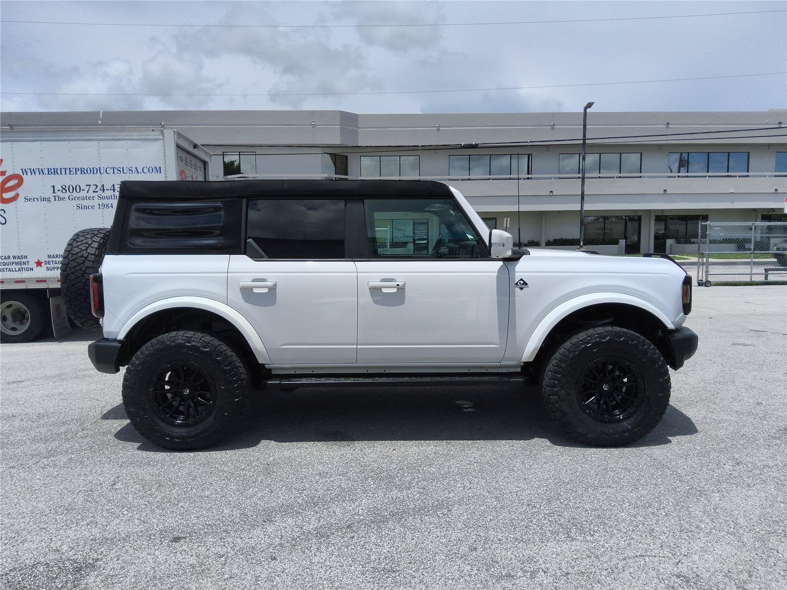 2023 Ford Bronco Outer Banks