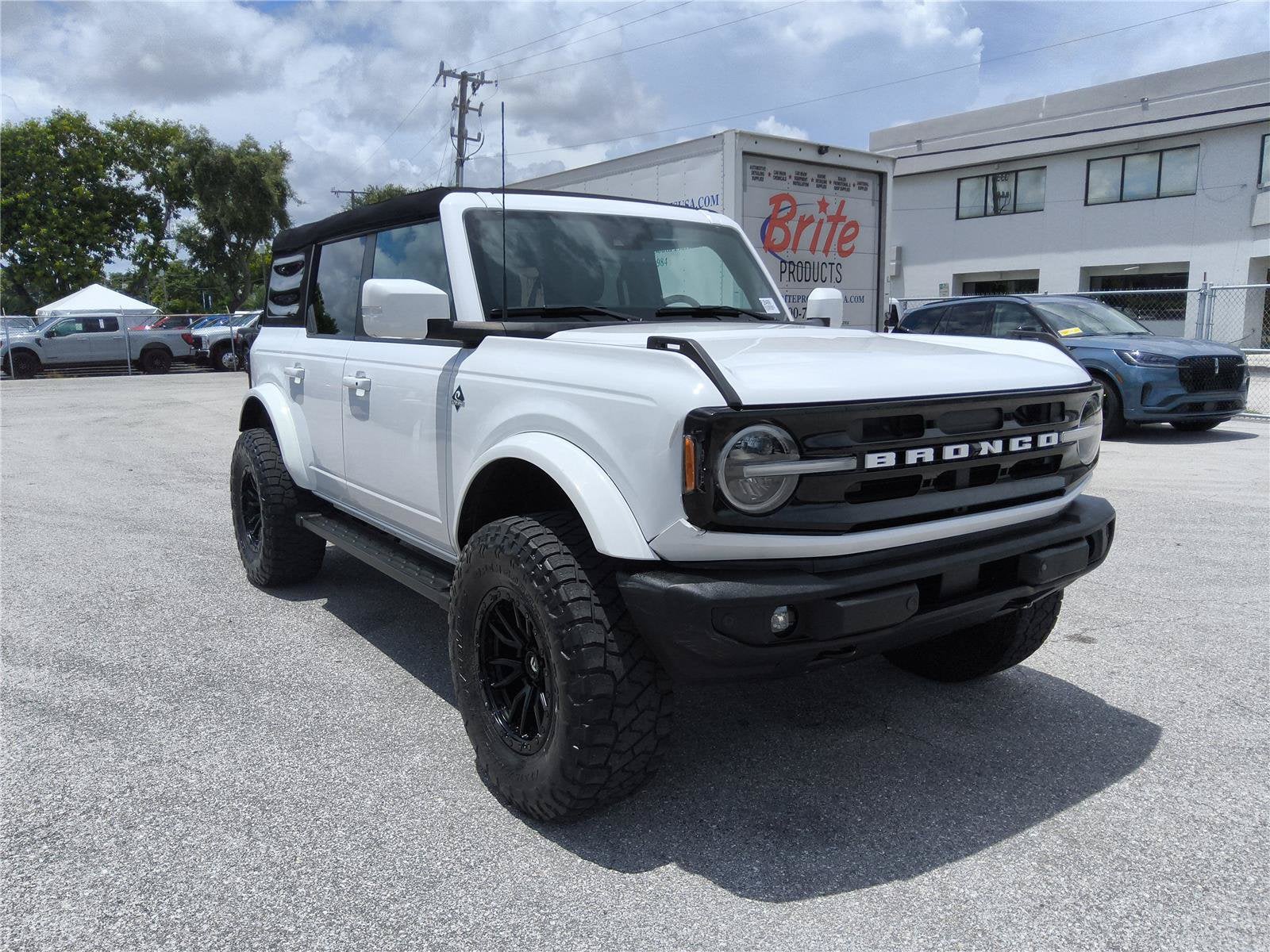 2023 Ford Bronco Outer Banks