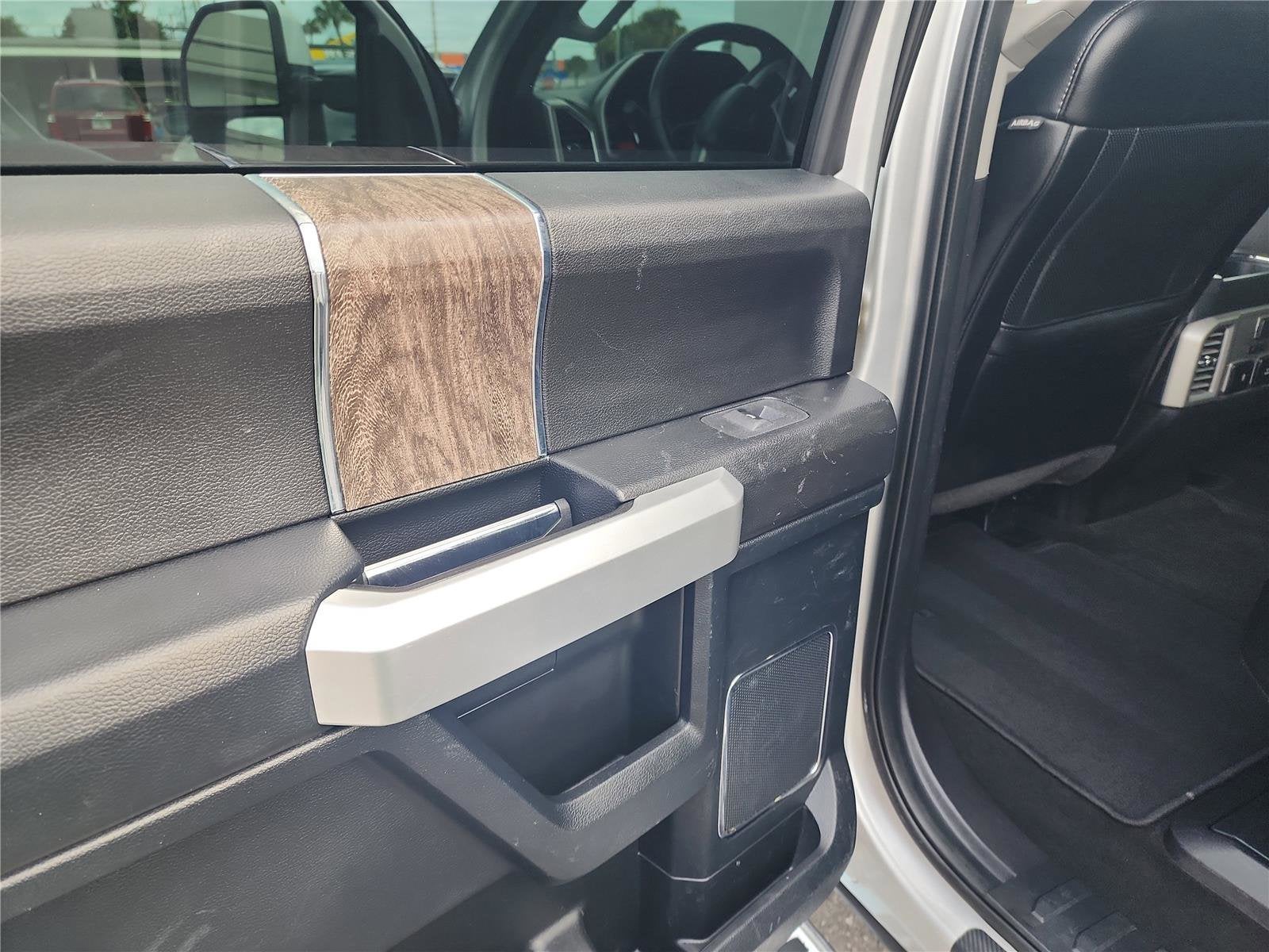 2018 Ford Super Duty F-250 SRW LARIAT