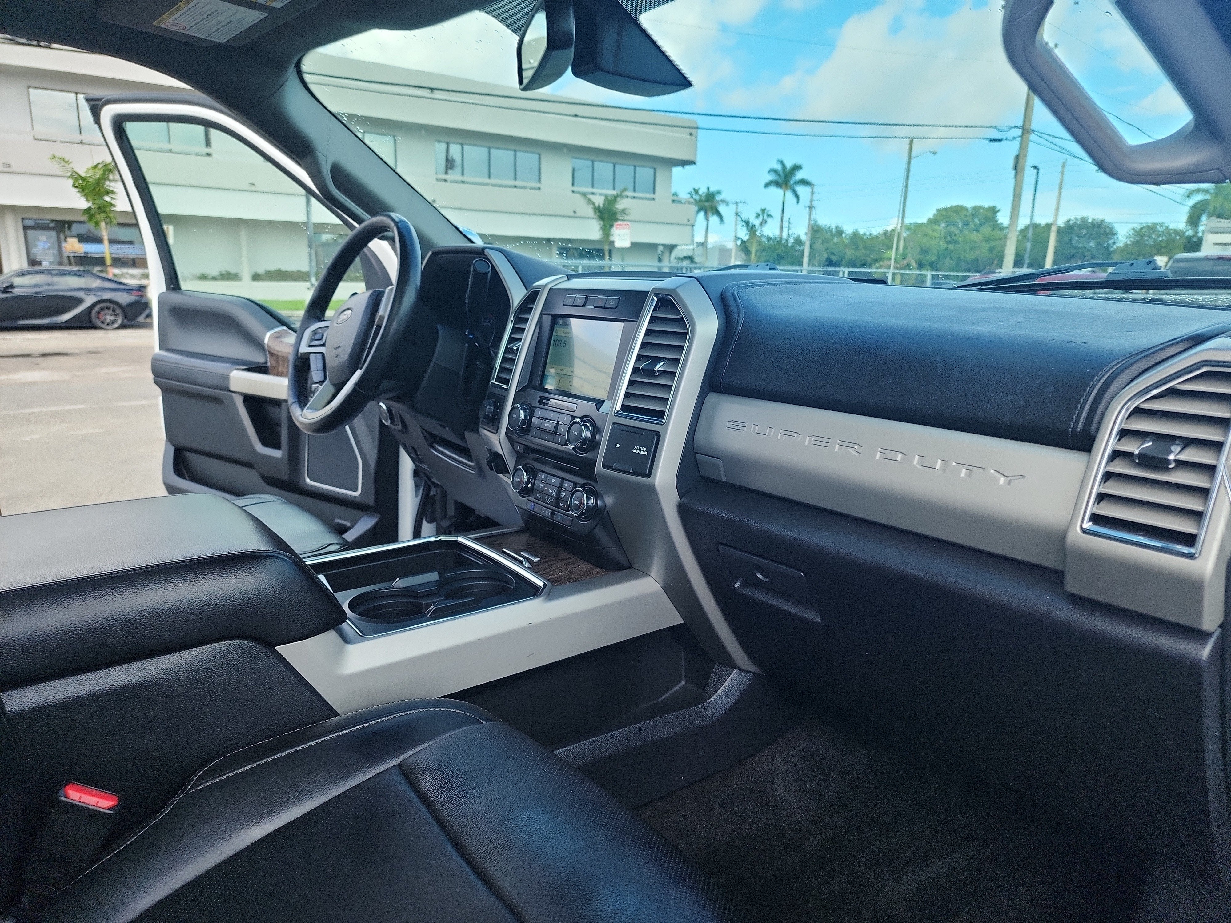 2017 Ford Super Duty F-250 SRW Lariat