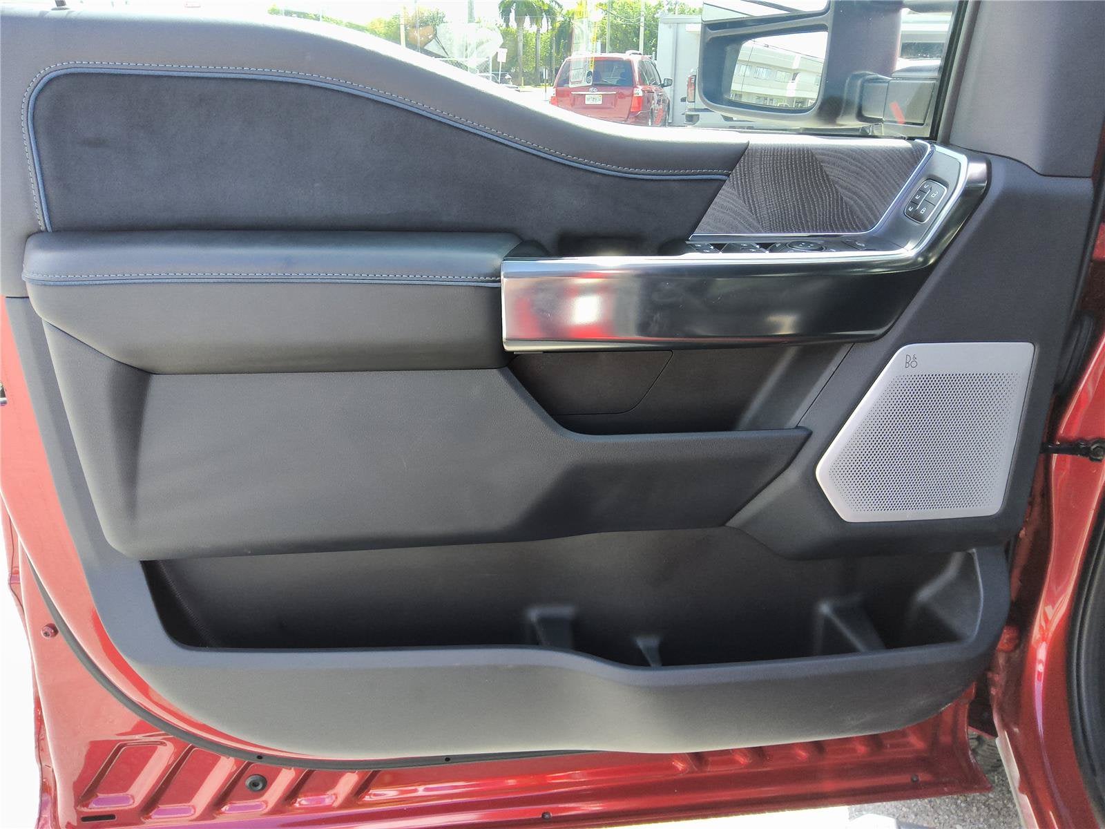 2025 Ford Super Duty F-250 SRW Platinum