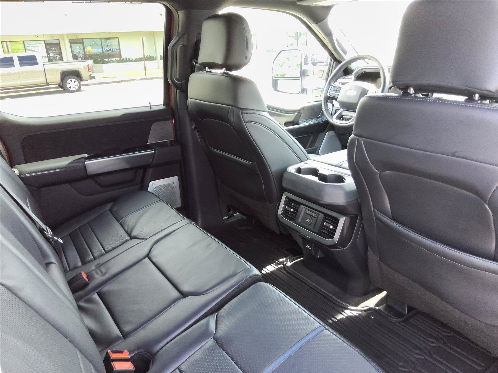 2025 Ford Super Duty F-250 SRW Platinum