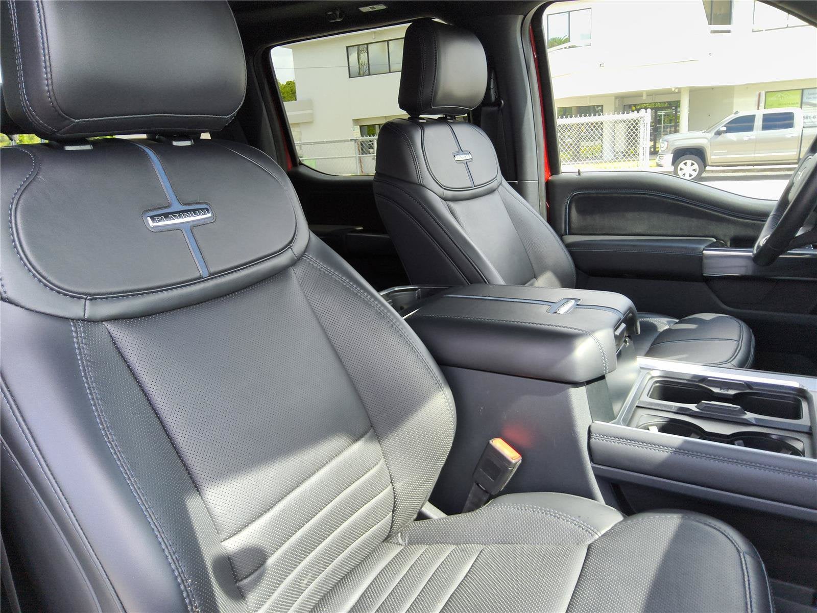 2025 Ford Super Duty F-250 SRW Platinum