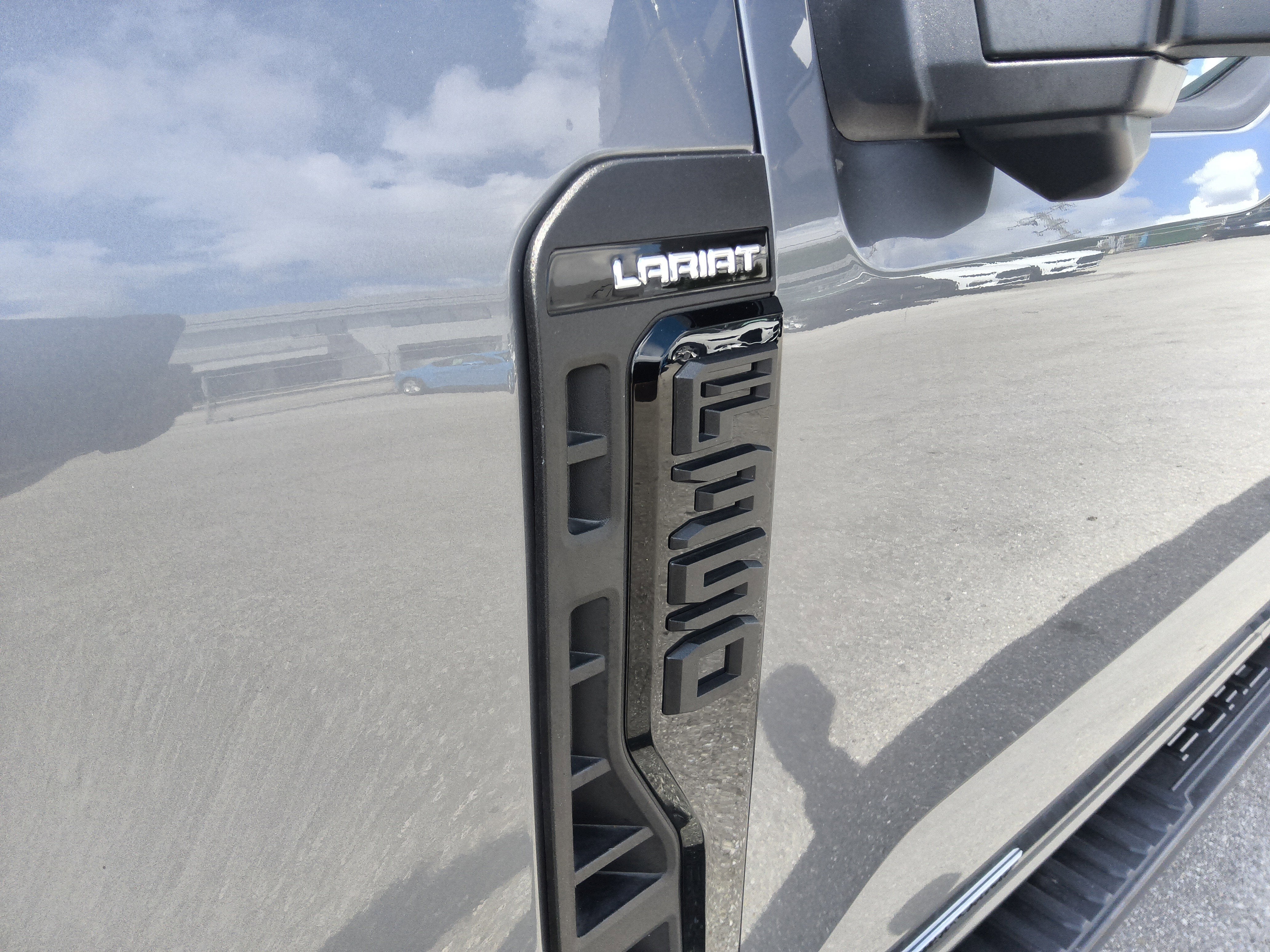 2024 Ford Super Duty F-350 SRW LARIAT