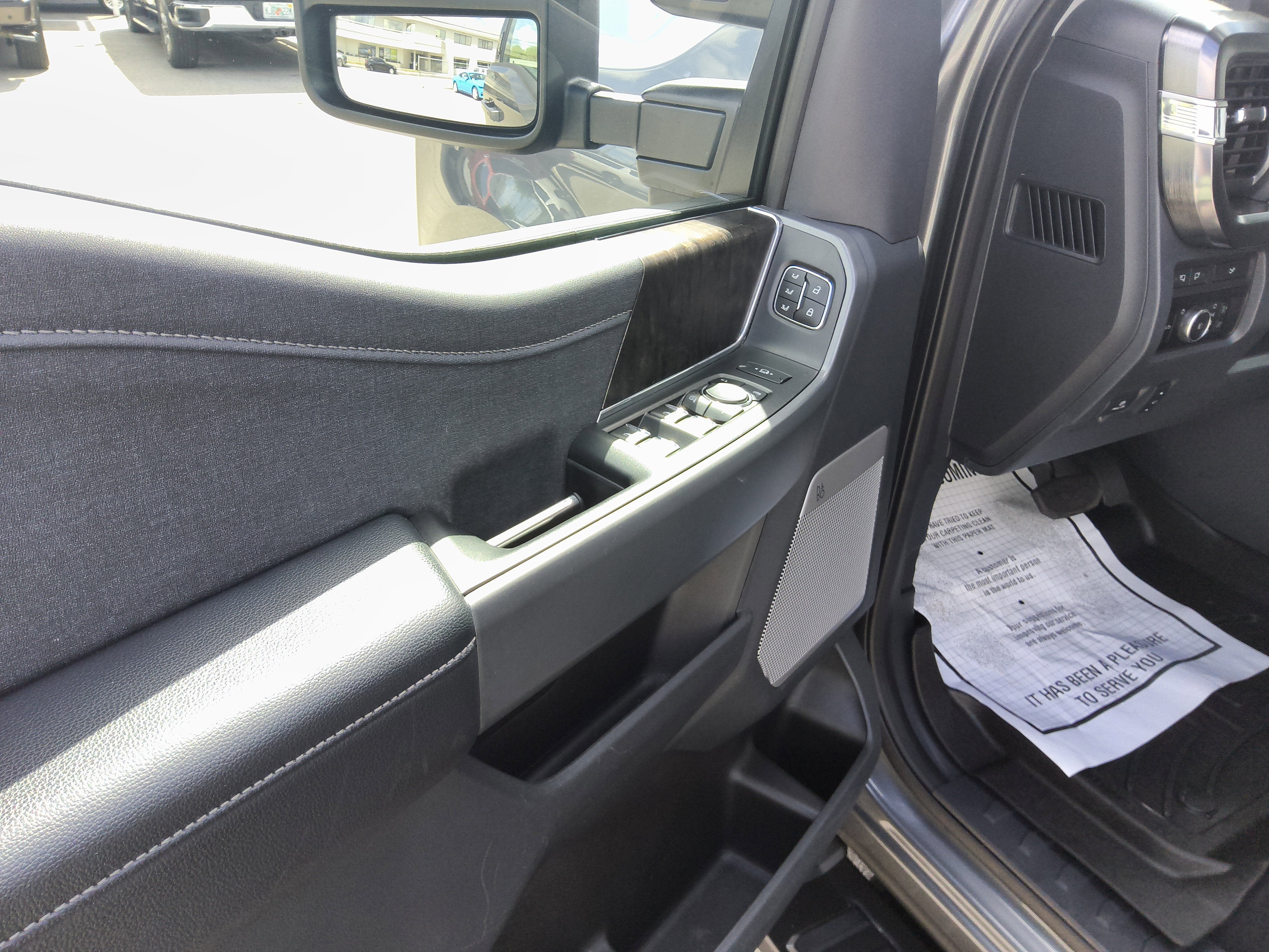 2024 Ford Super Duty F-350 SRW LARIAT