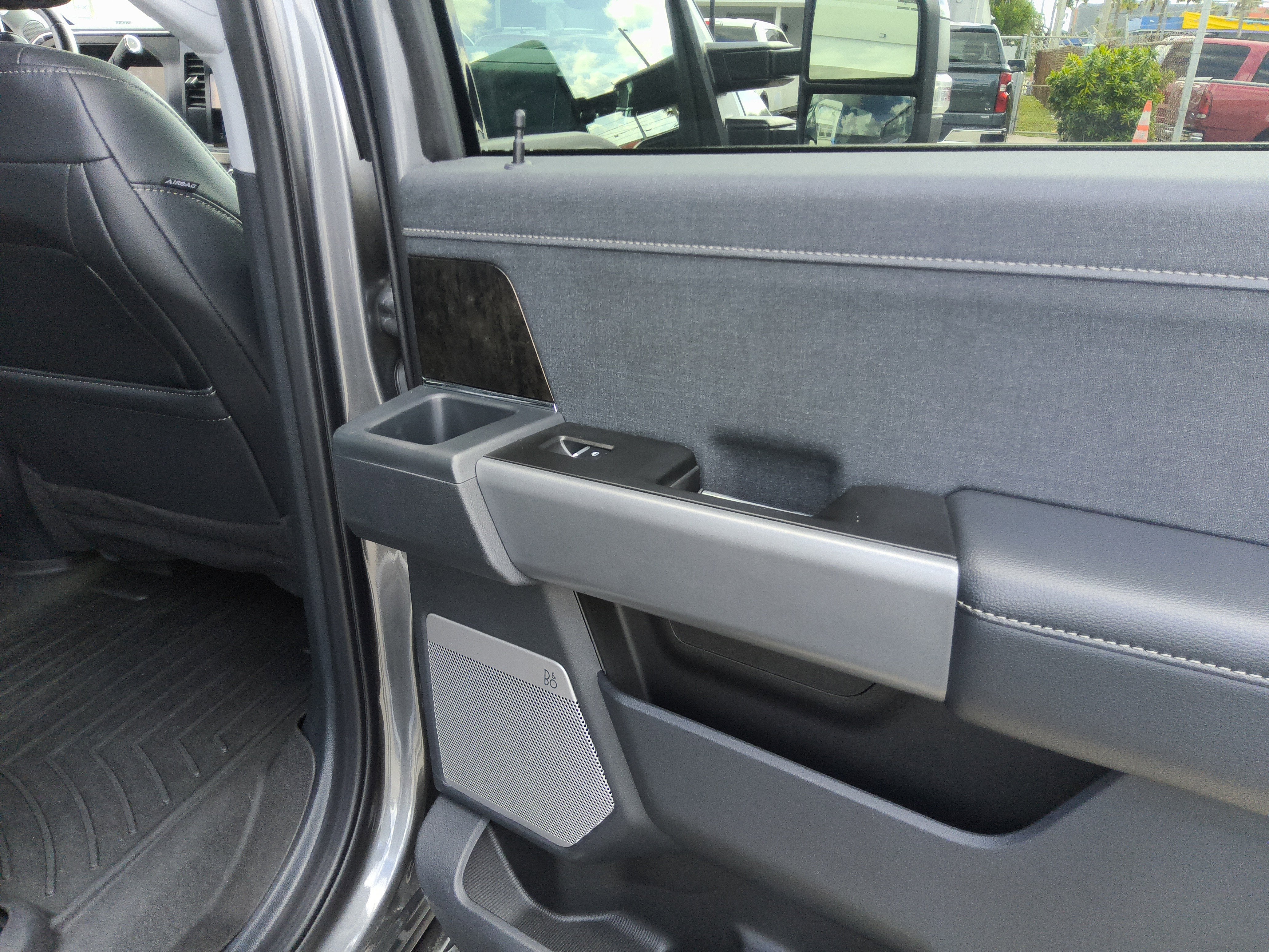 2024 Ford Super Duty F-350 SRW LARIAT