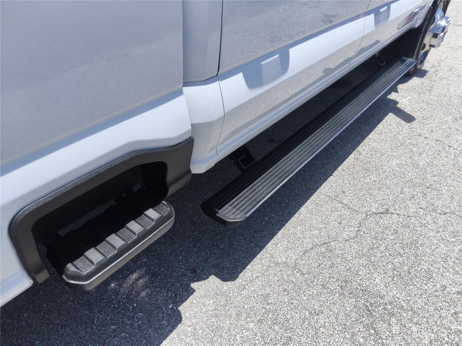 2024 Ford Super Duty F-350 DRW LARIAT