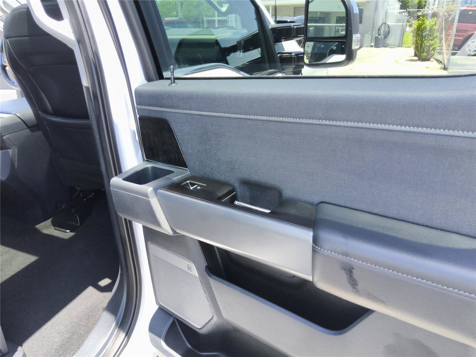 2024 Ford Super Duty F-350 DRW LARIAT