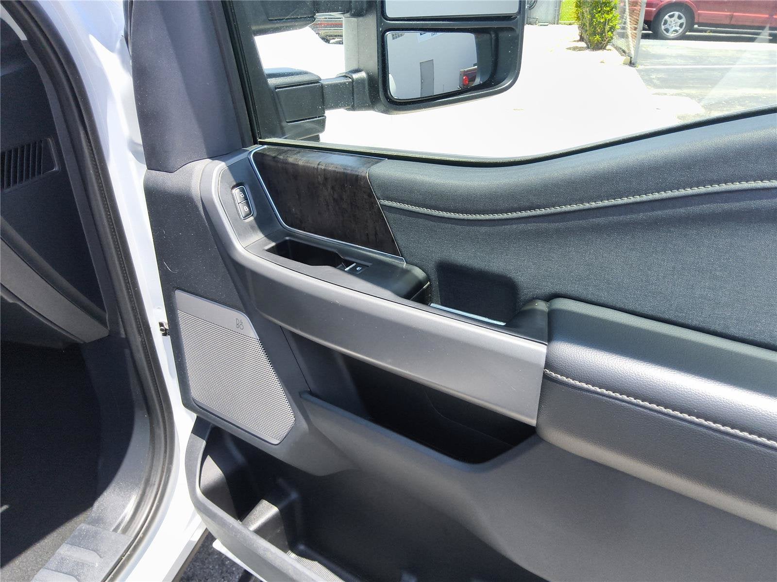 2024 Ford Super Duty F-350 DRW LARIAT