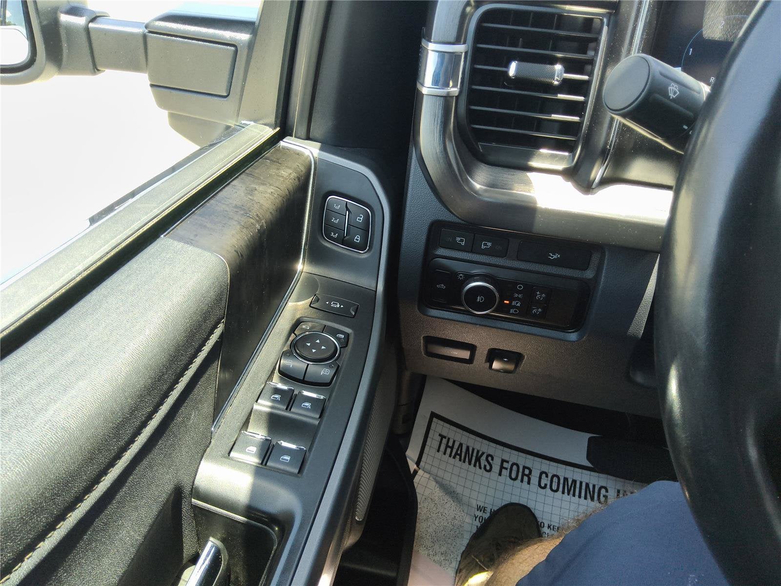 2024 Ford Super Duty F-350 DRW LARIAT