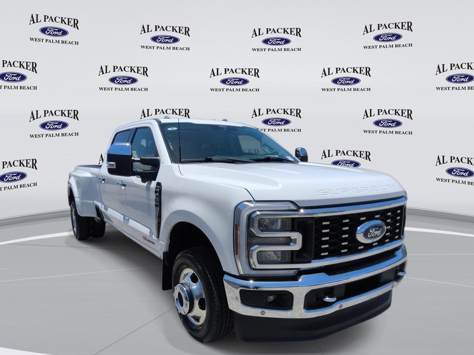2024 Ford Super Duty F-350 DRW LARIAT