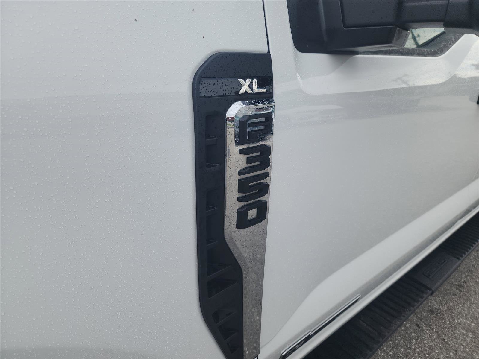 2024 Ford Super Duty F-350 DRW XL