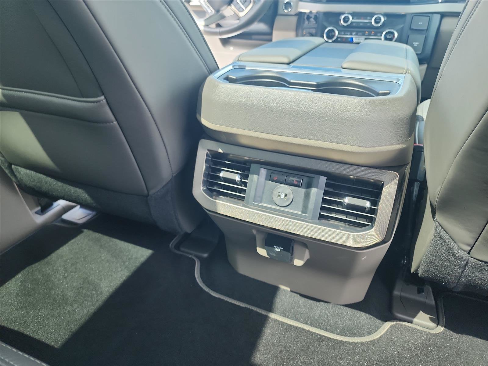 2025 Ford Super Duty F-450 DRW Platinum