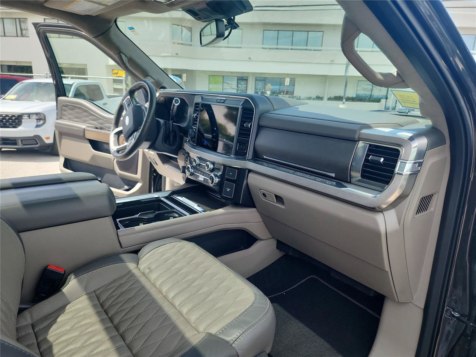 2025 Ford Super Duty F-450 DRW Platinum
