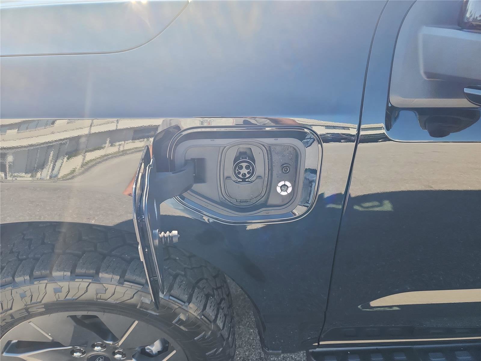 2022 Ford F-150 Lightning LARIAT