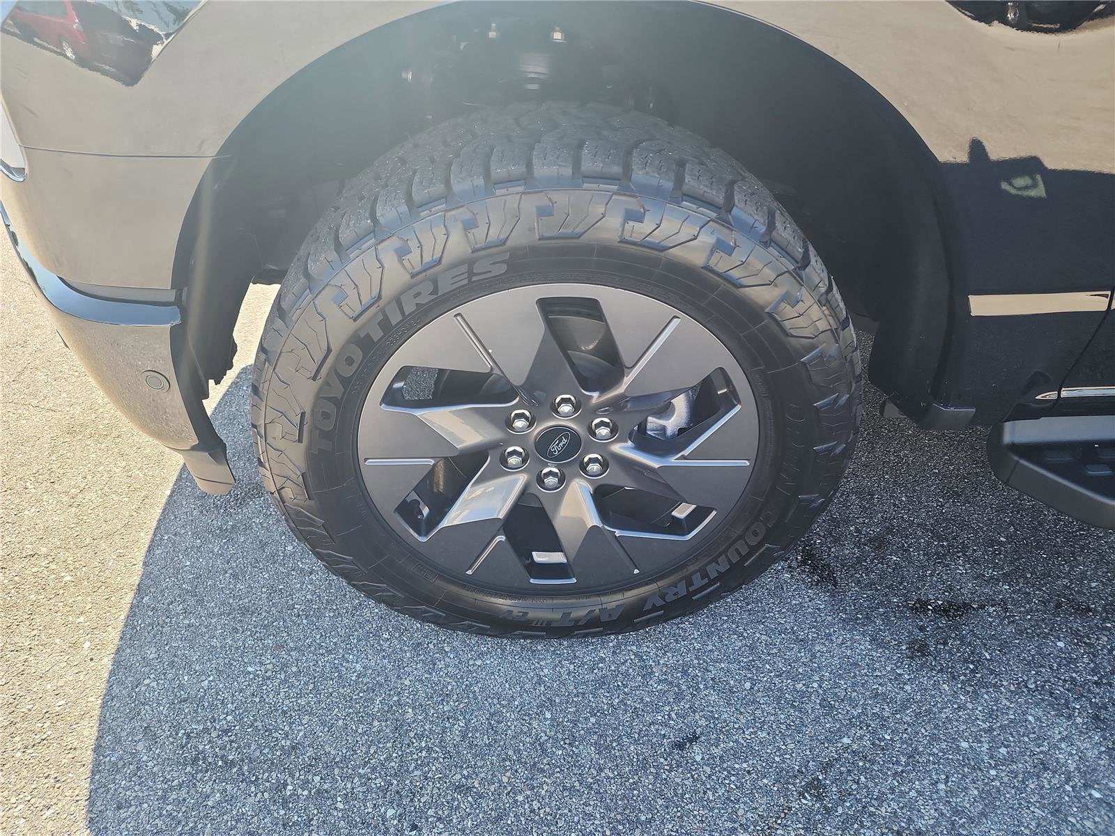 2022 Ford F-150 Lightning LARIAT