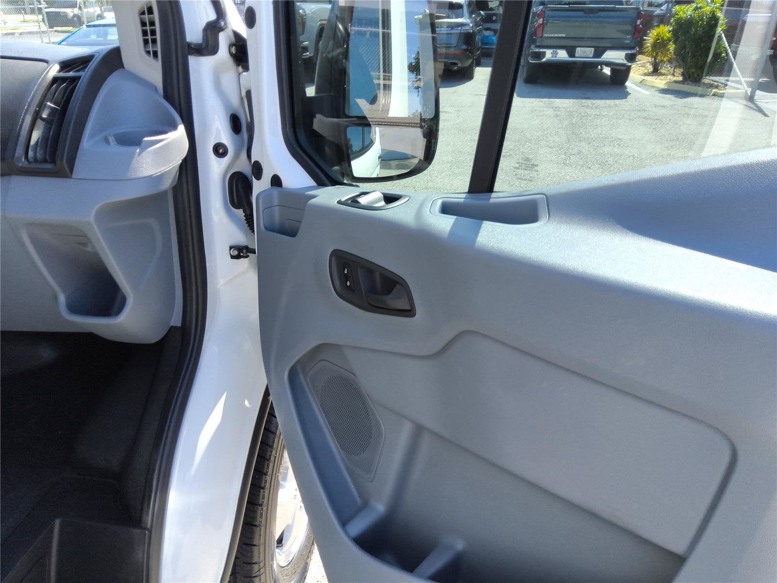 2017 Ford Transit Van T-250 148" Med Rf 9000 GVWR Sliding RH Dr