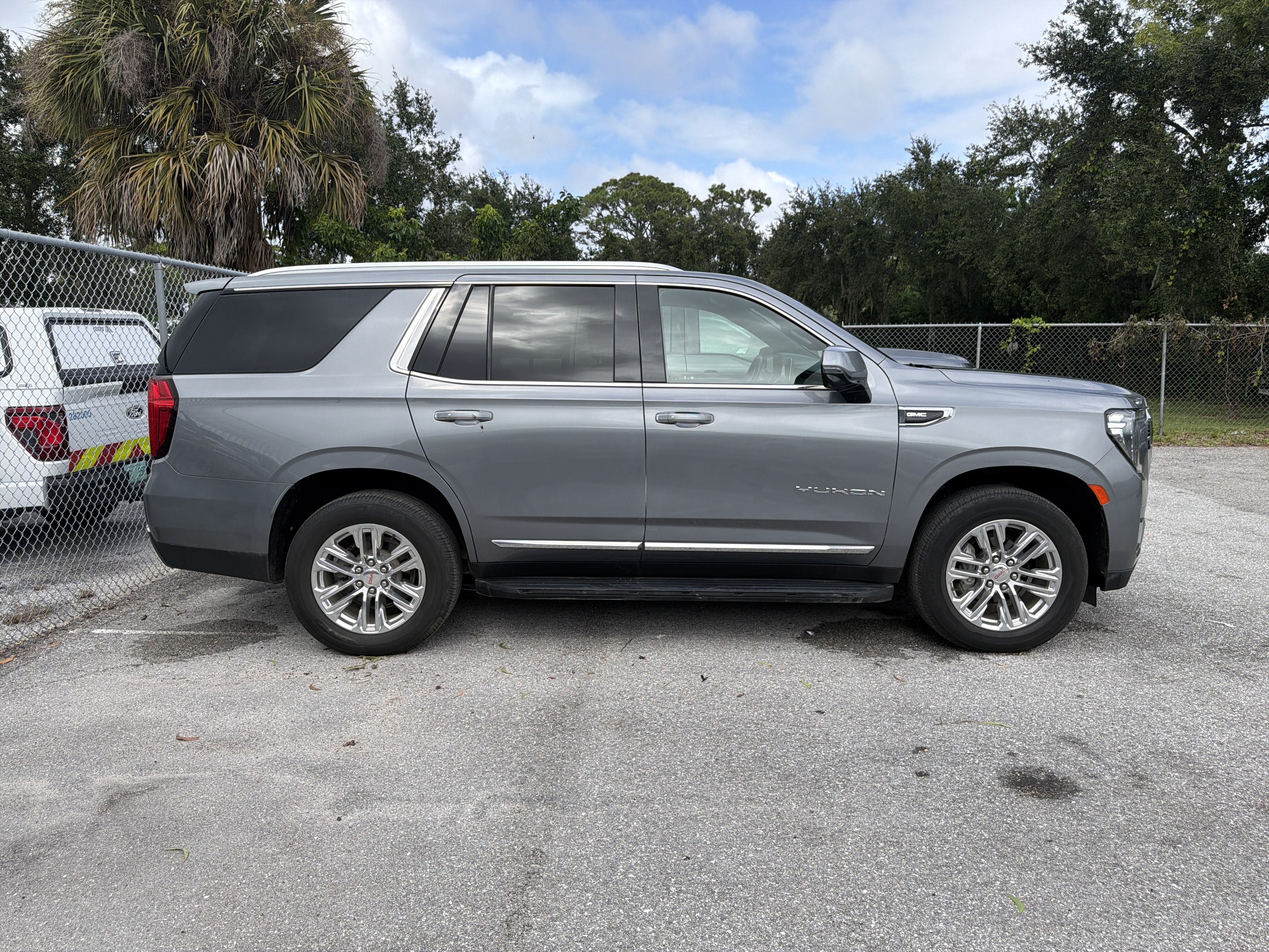 2021 GMC Yukon SLT