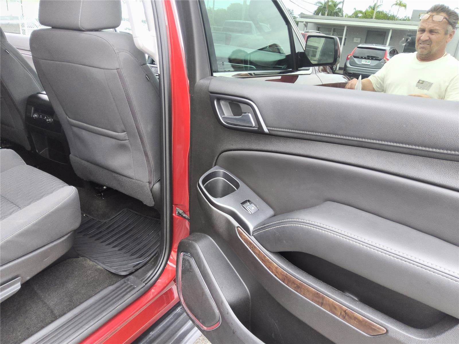2018 Chevrolet Suburban LS