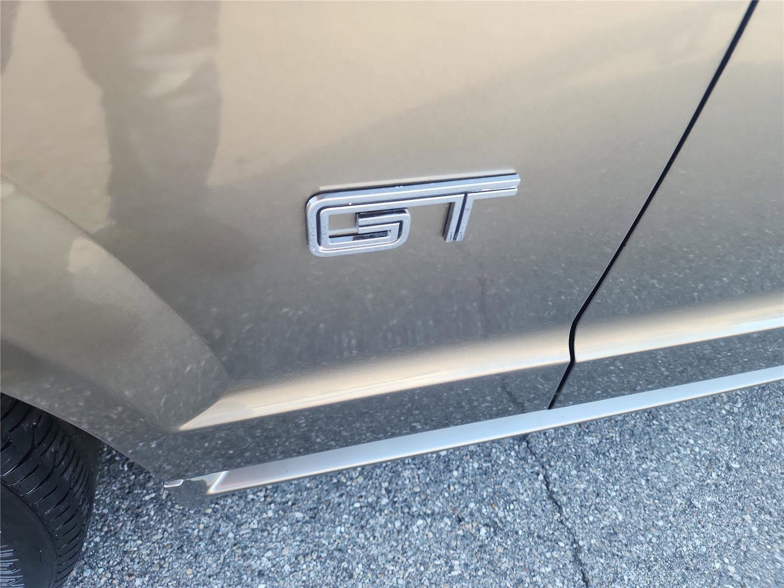 2005 Ford Mustang GT Premium