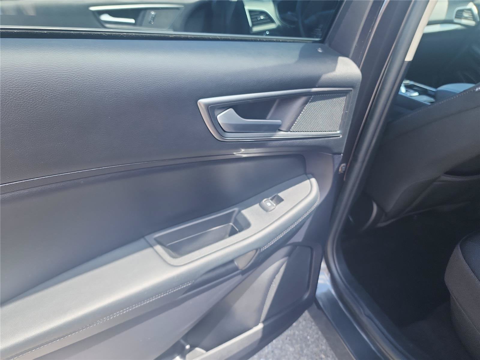 2020 Ford Edge SE