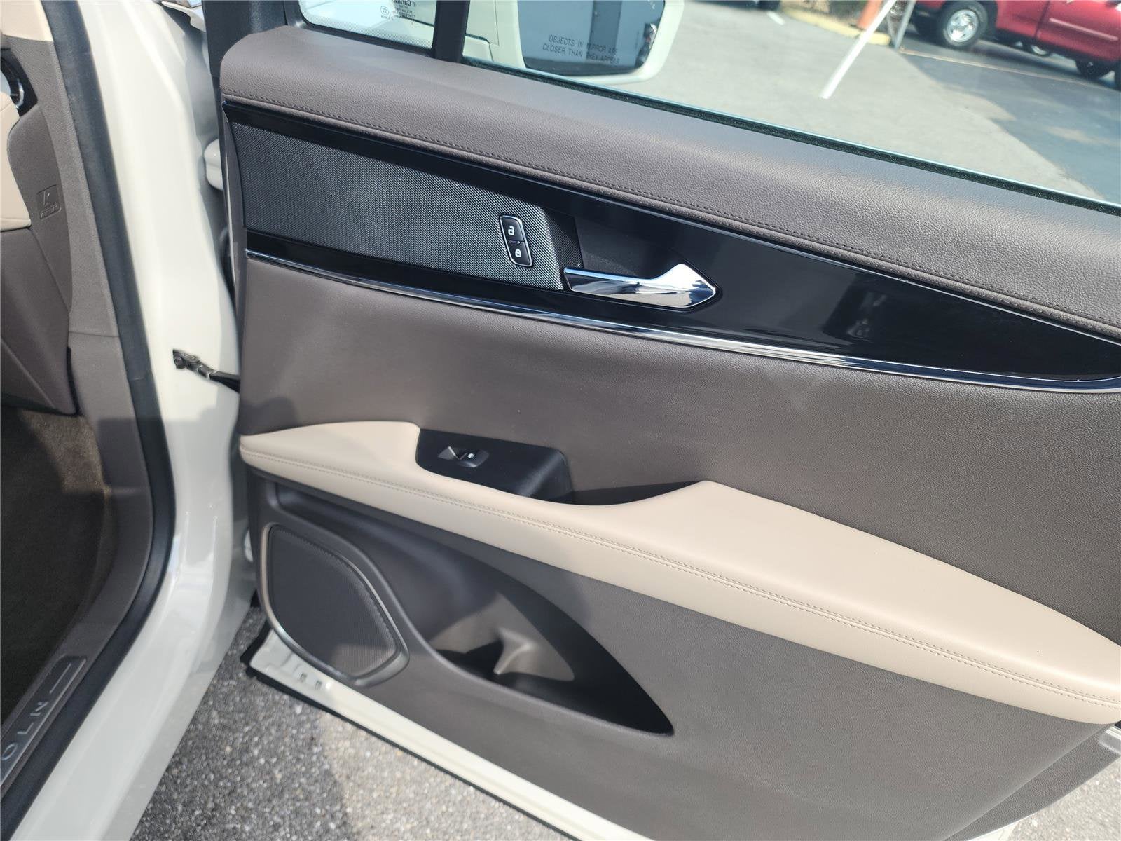 2022 Lincoln Nautilus Standard