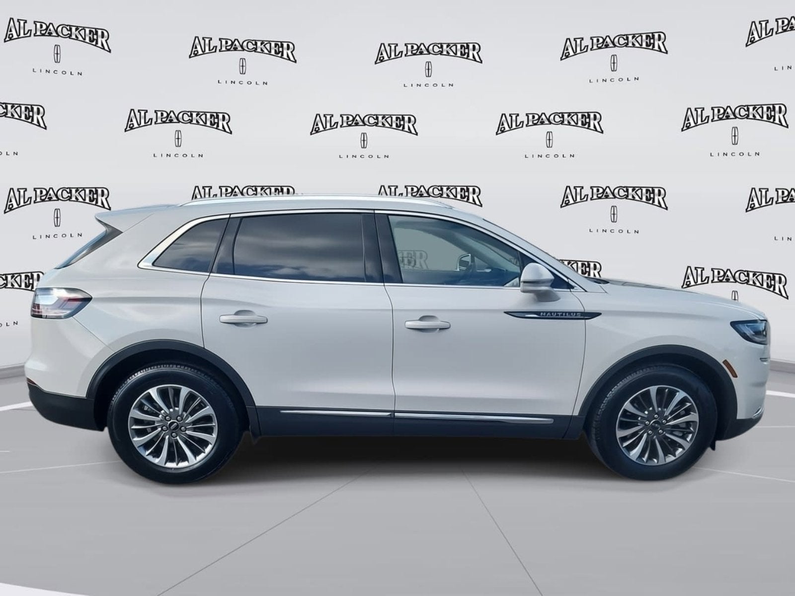 2022 Lincoln Nautilus Standard