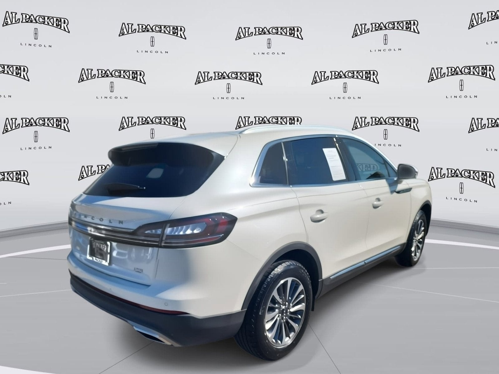 2023 Lincoln Nautilus Standard