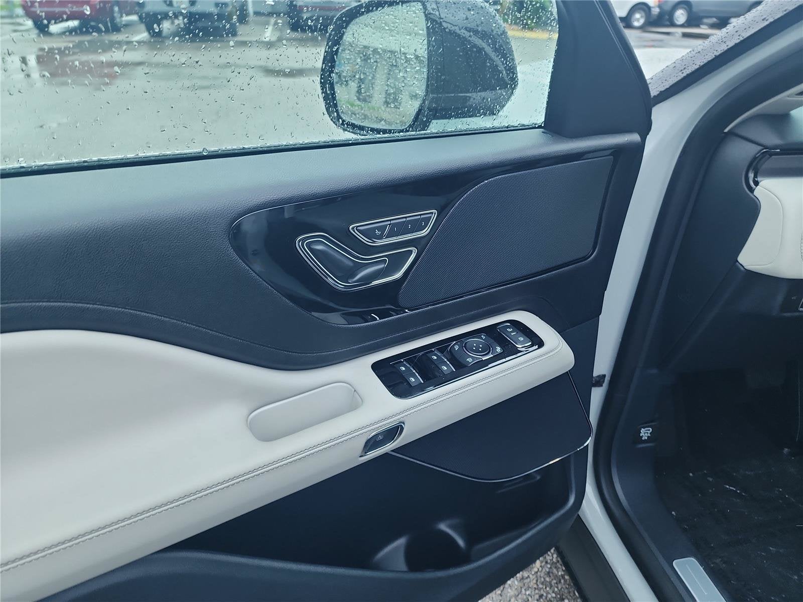 2027 Lincoln Aviator Premiere