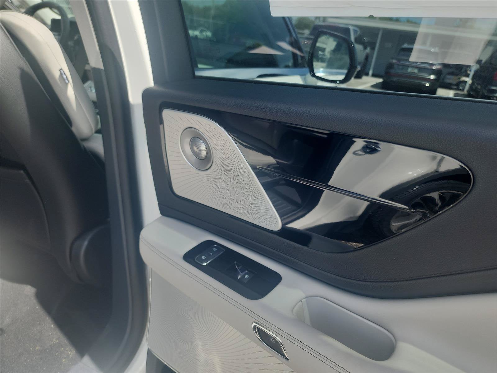 2027 Lincoln Aviator Reserve