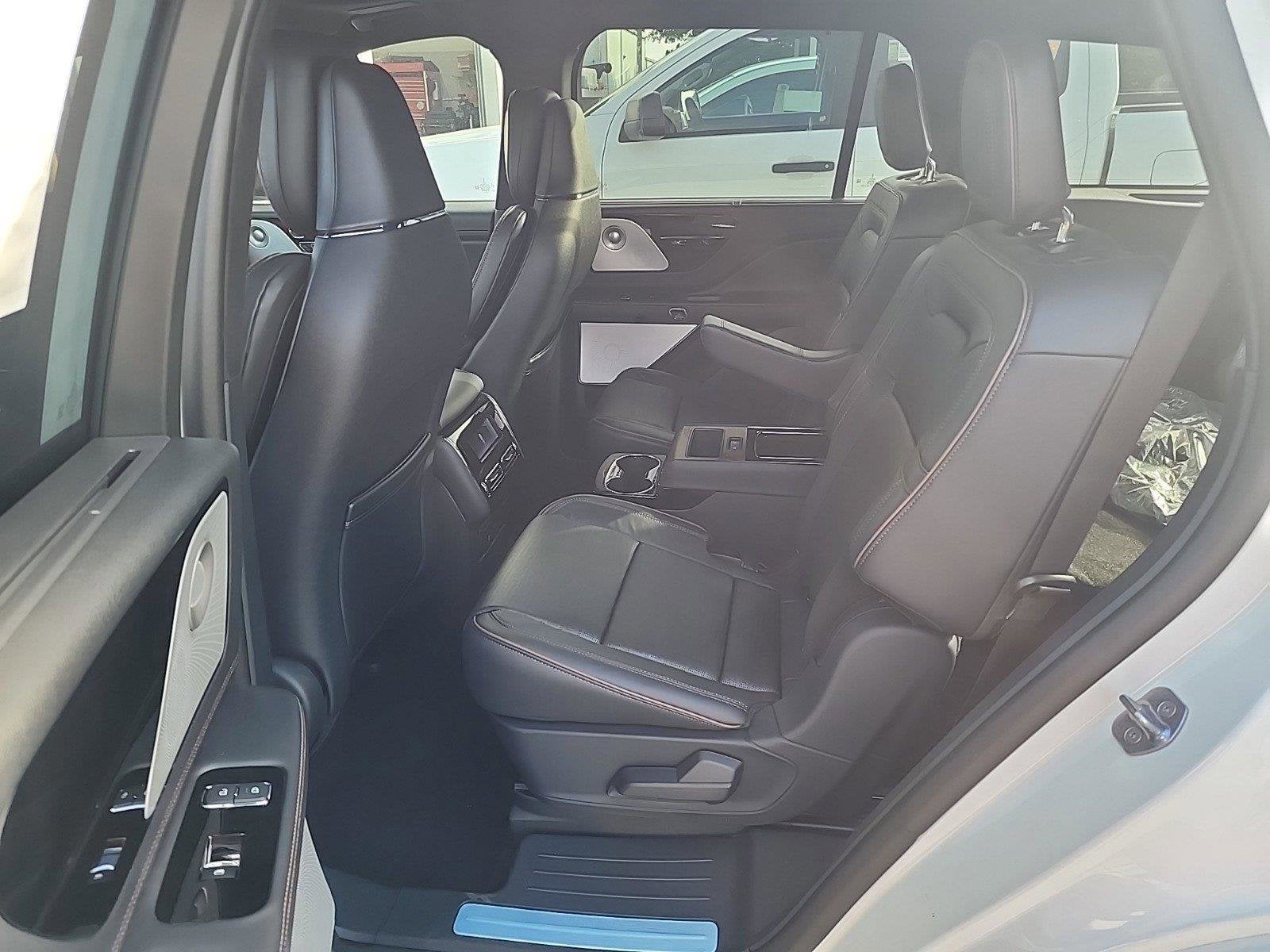 2025 Lincoln Aviator Black Label