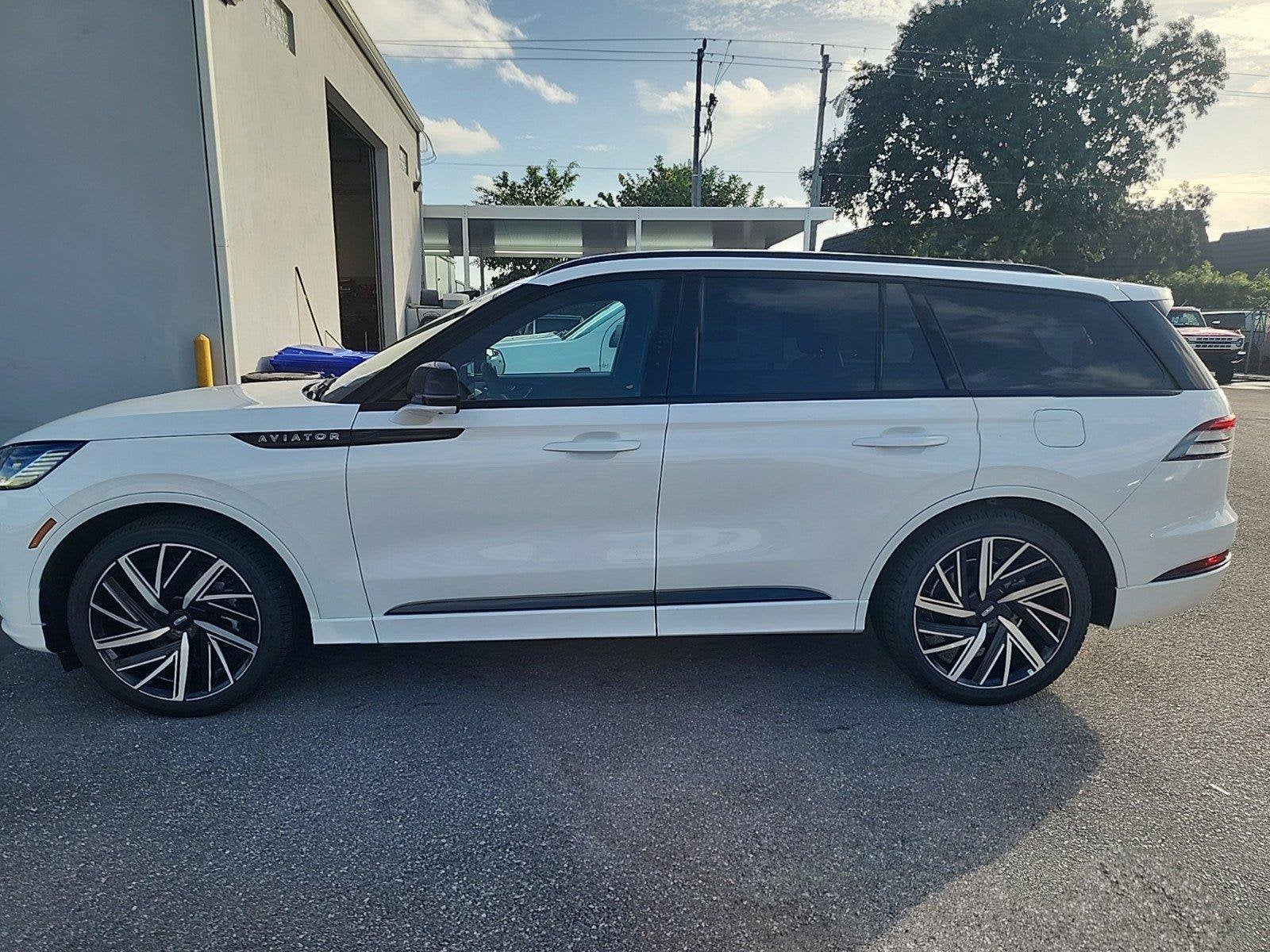 2025 Lincoln Aviator Black Label