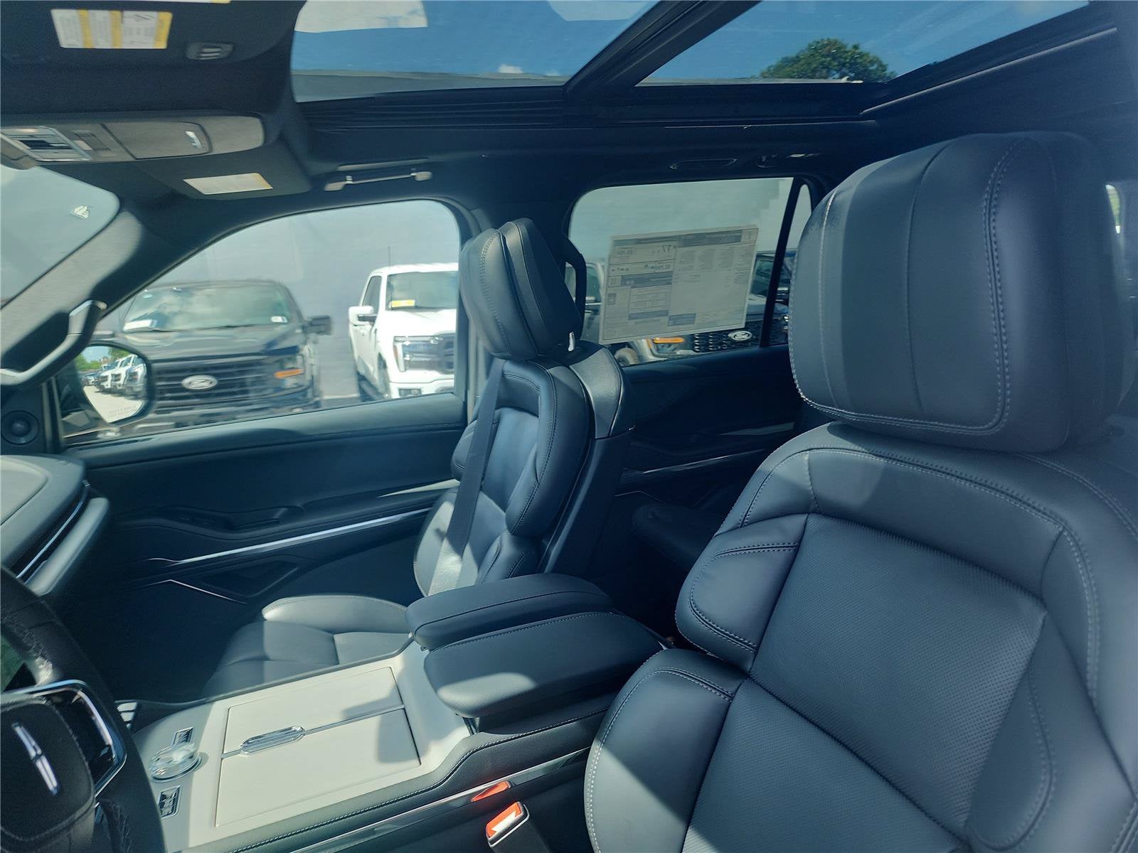2027 Lincoln Navigator Reserve
