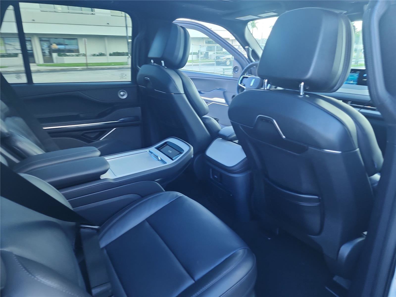 2027 Lincoln Navigator Reserve