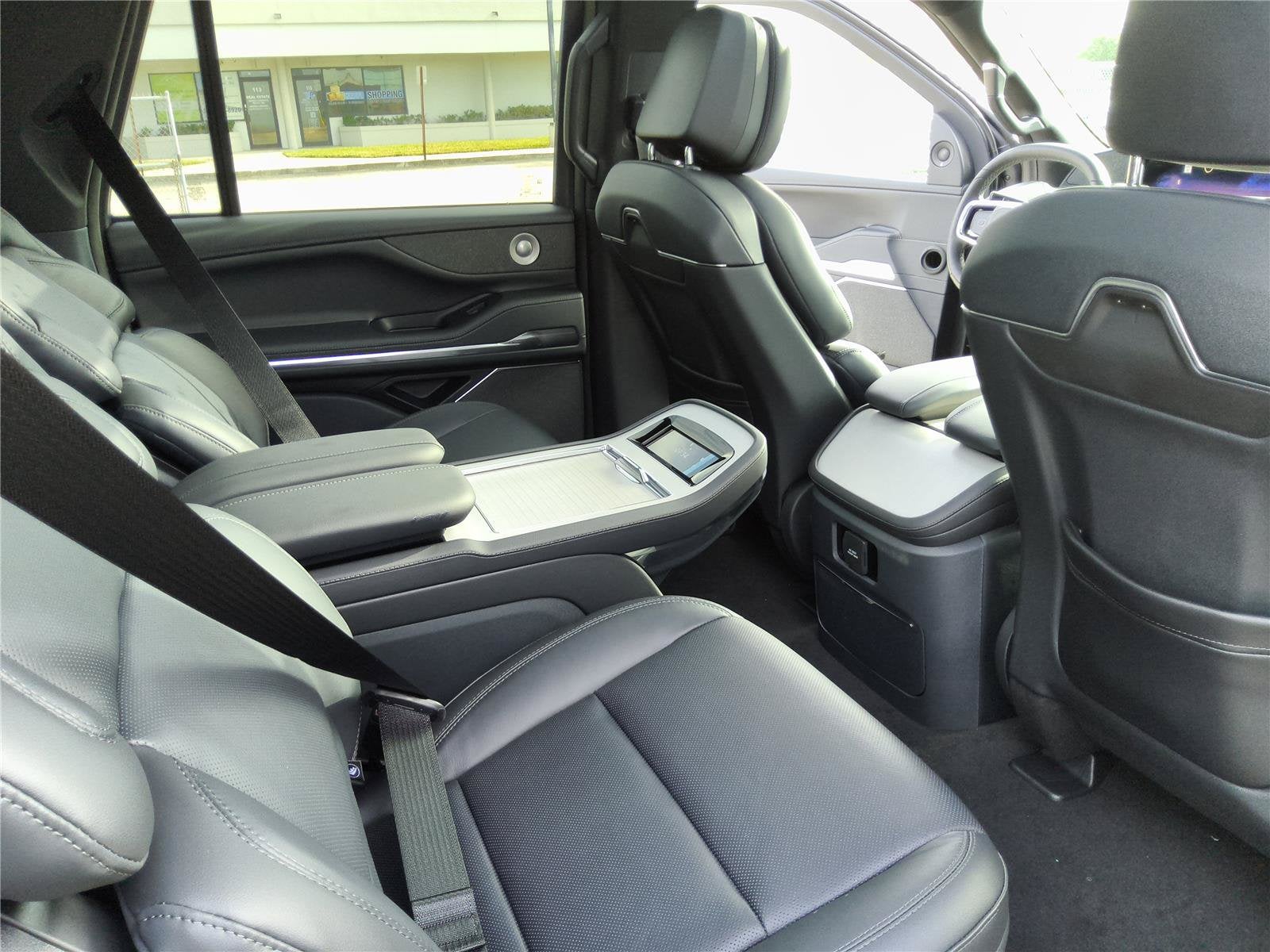 2027 Lincoln Navigator Reserve