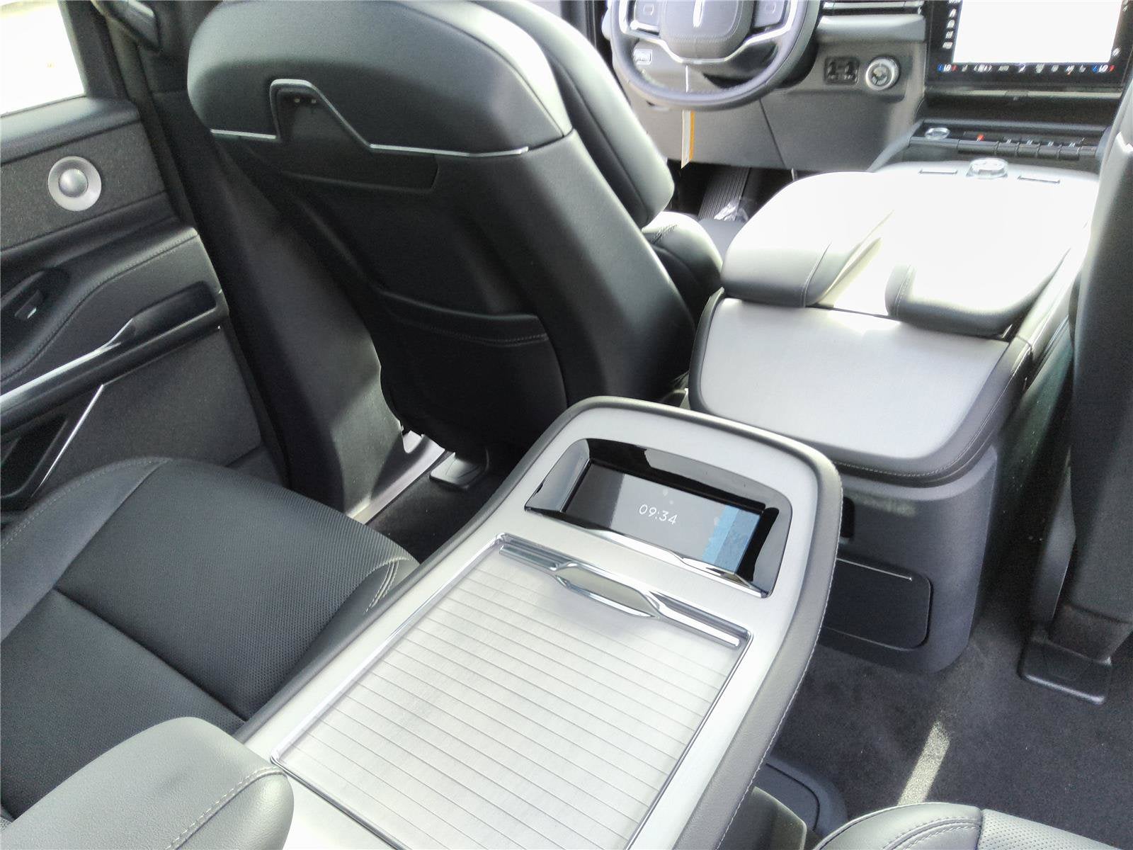 2027 Lincoln Navigator Reserve