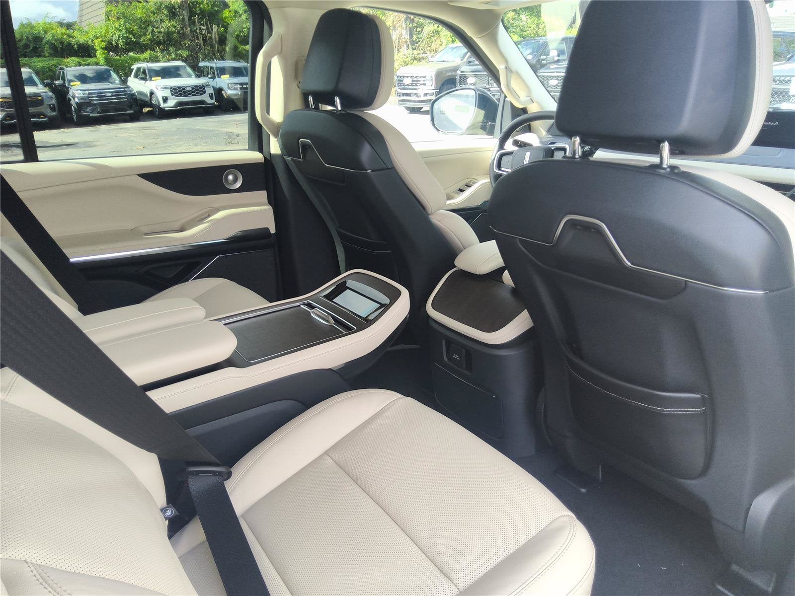 2027 Lincoln Navigator Reserve