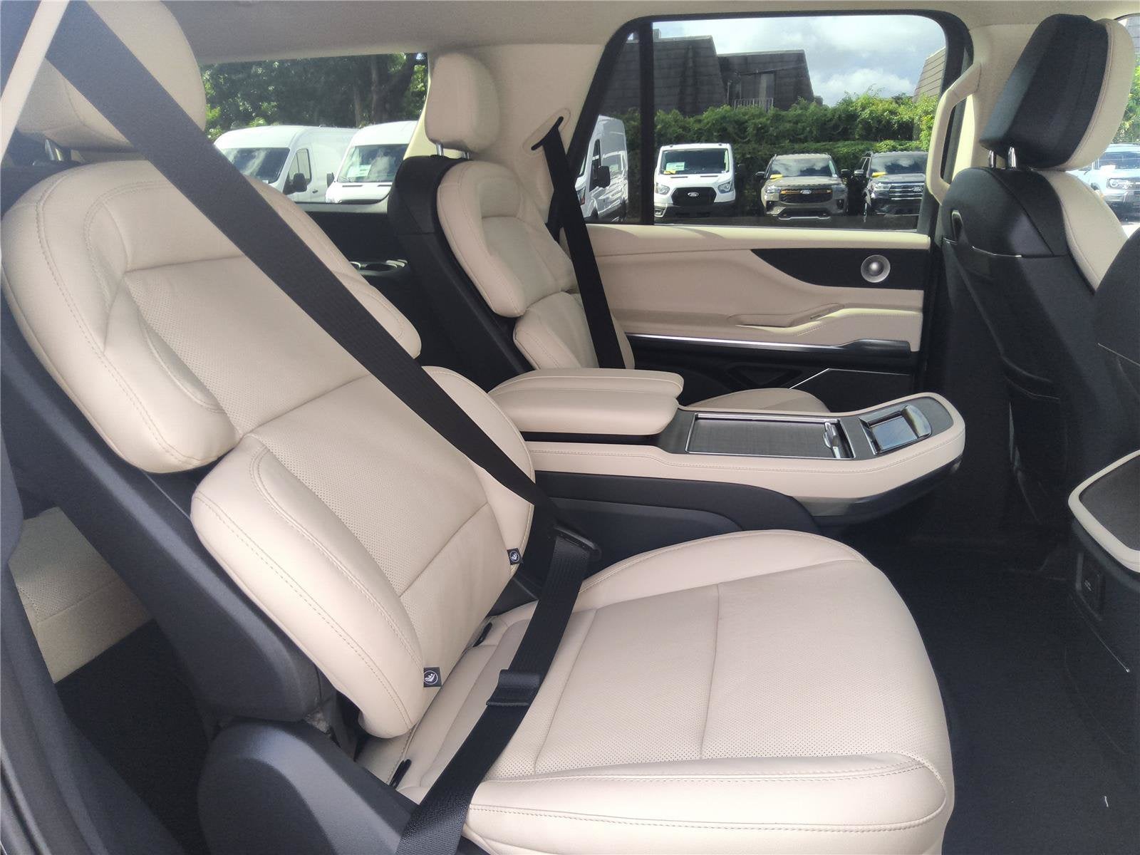 2027 Lincoln Navigator Reserve