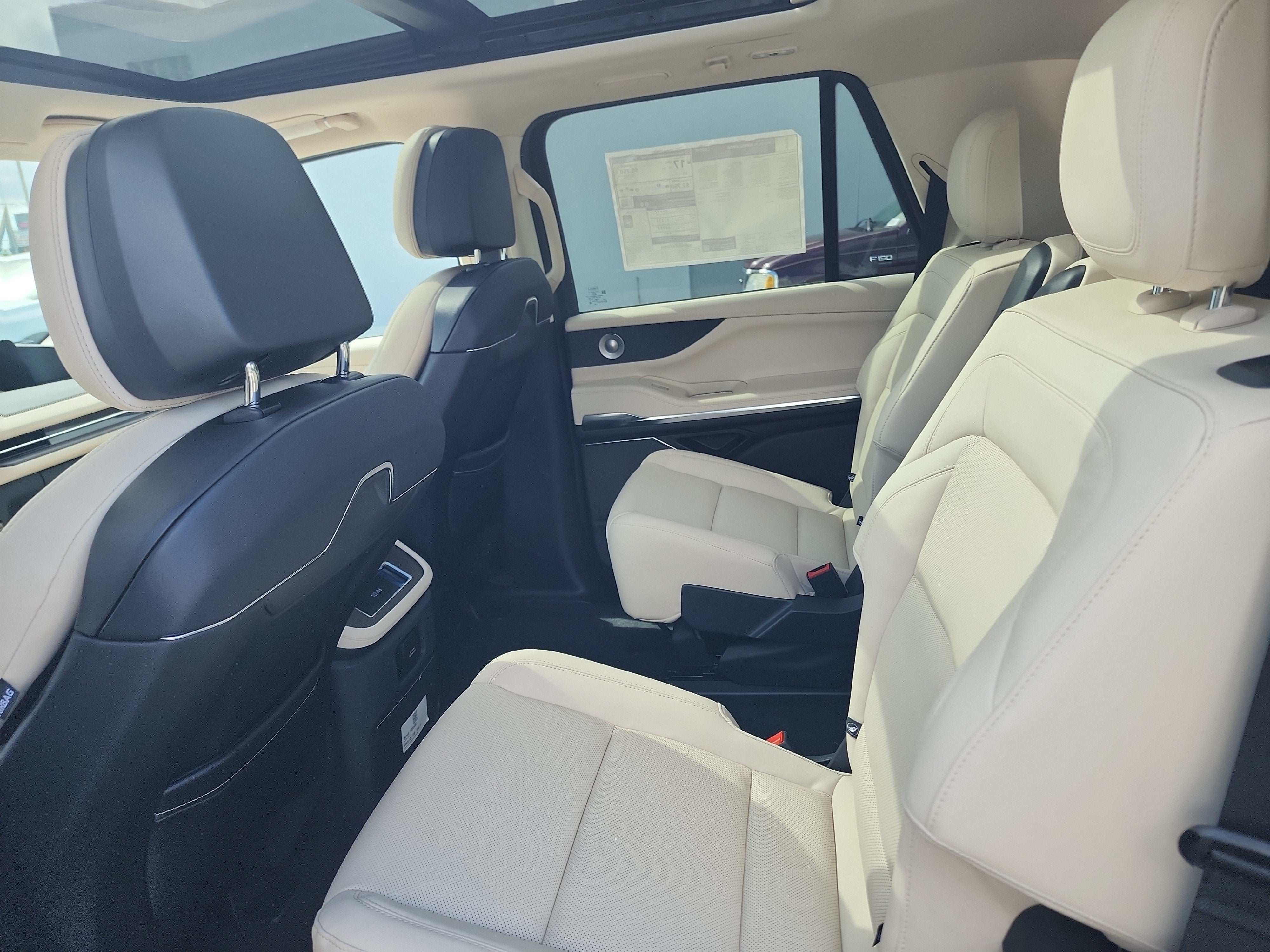 2027 Lincoln Navigator Reserve