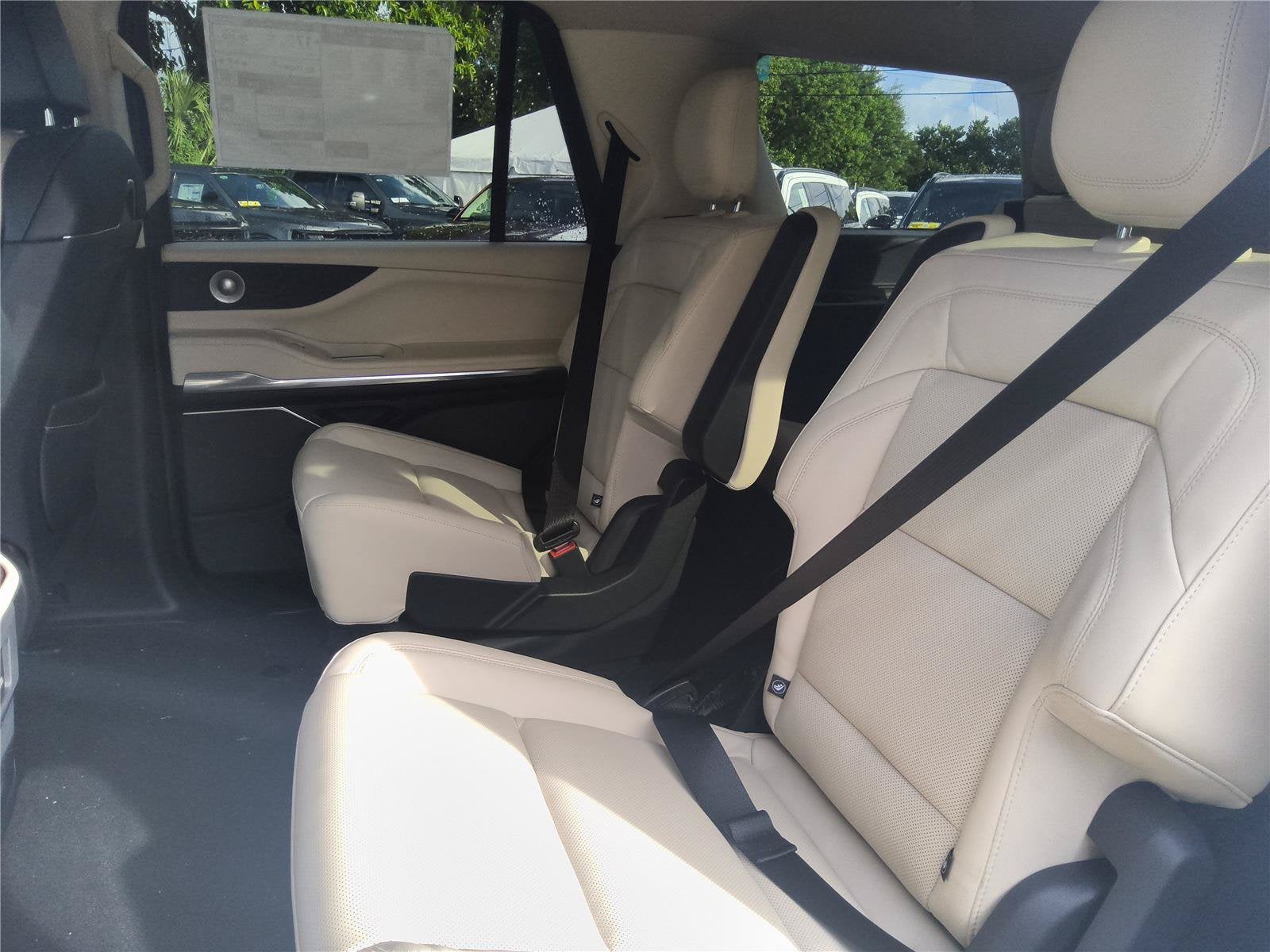 2027 Lincoln Navigator Reserve