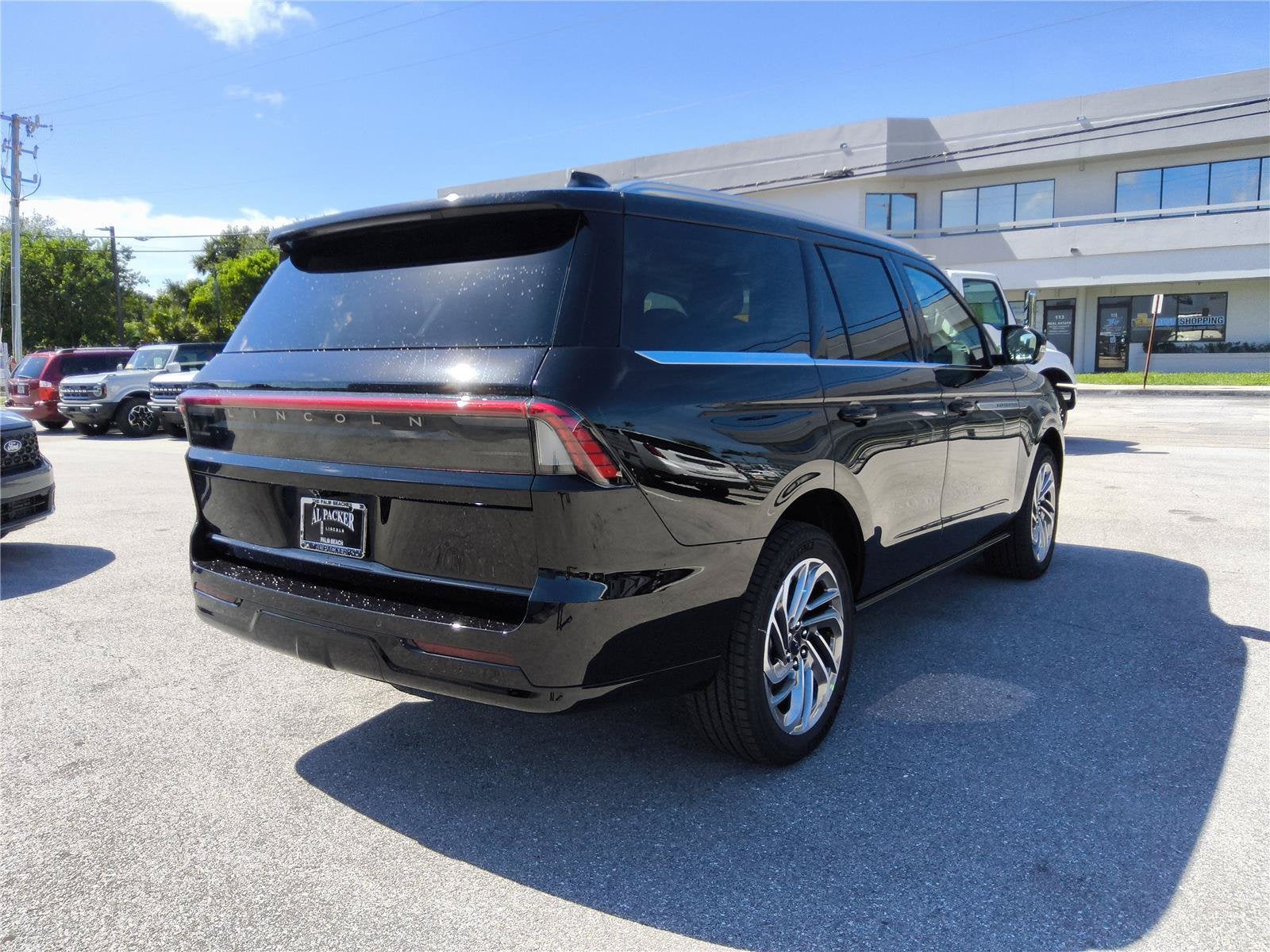 2027 Lincoln Navigator Reserve