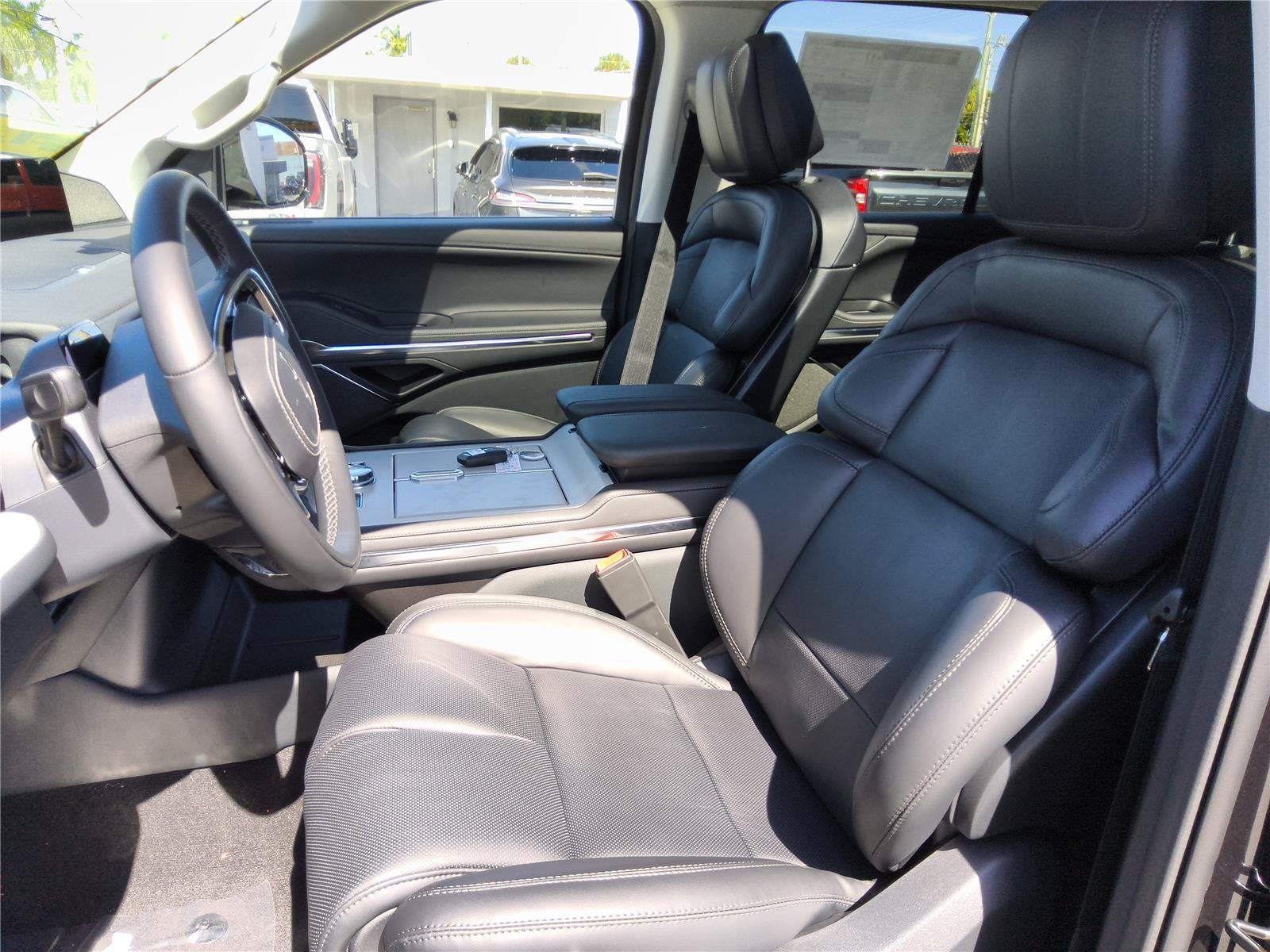 2027 Lincoln Navigator Reserve