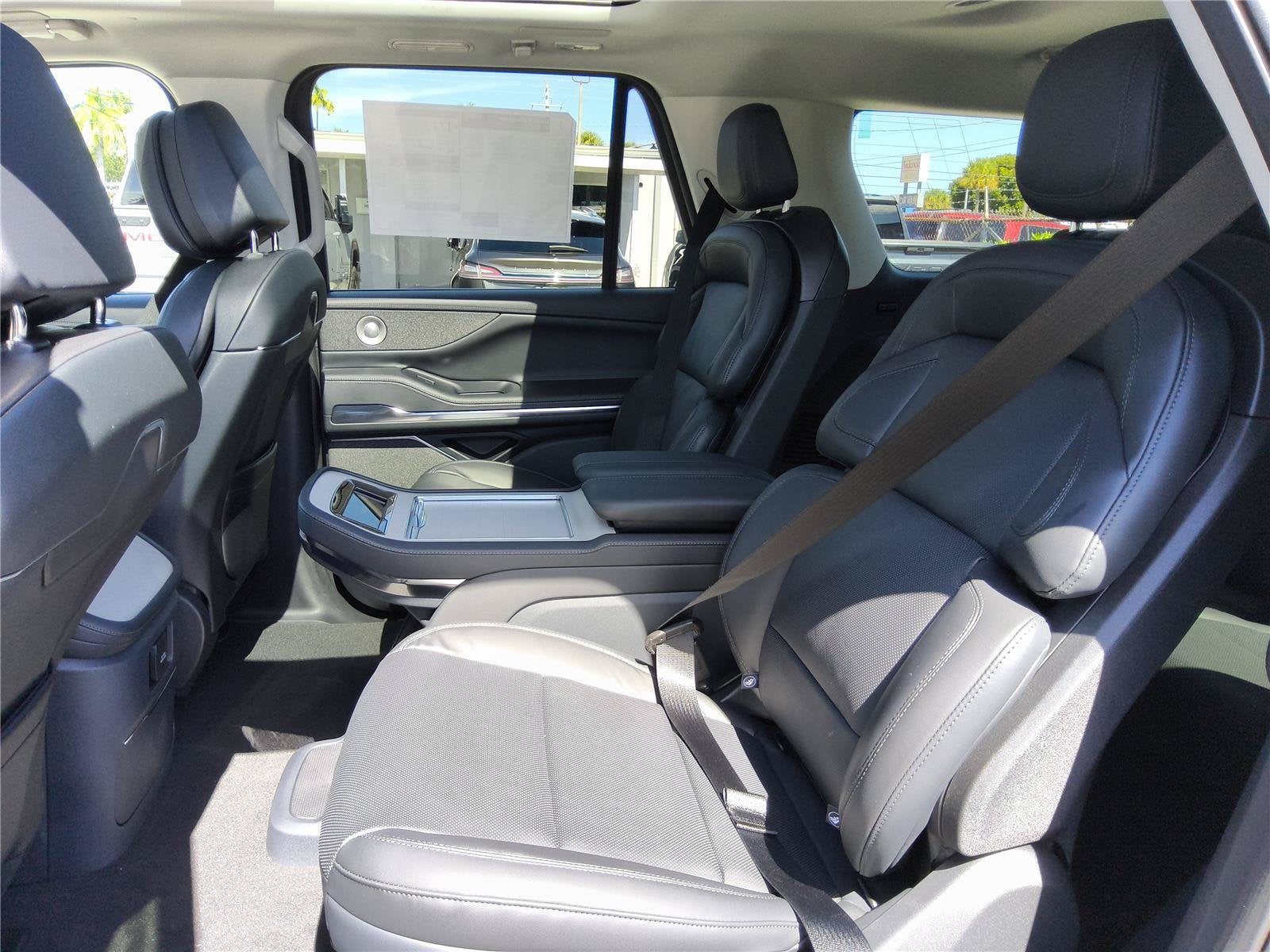 2027 Lincoln Navigator Reserve
