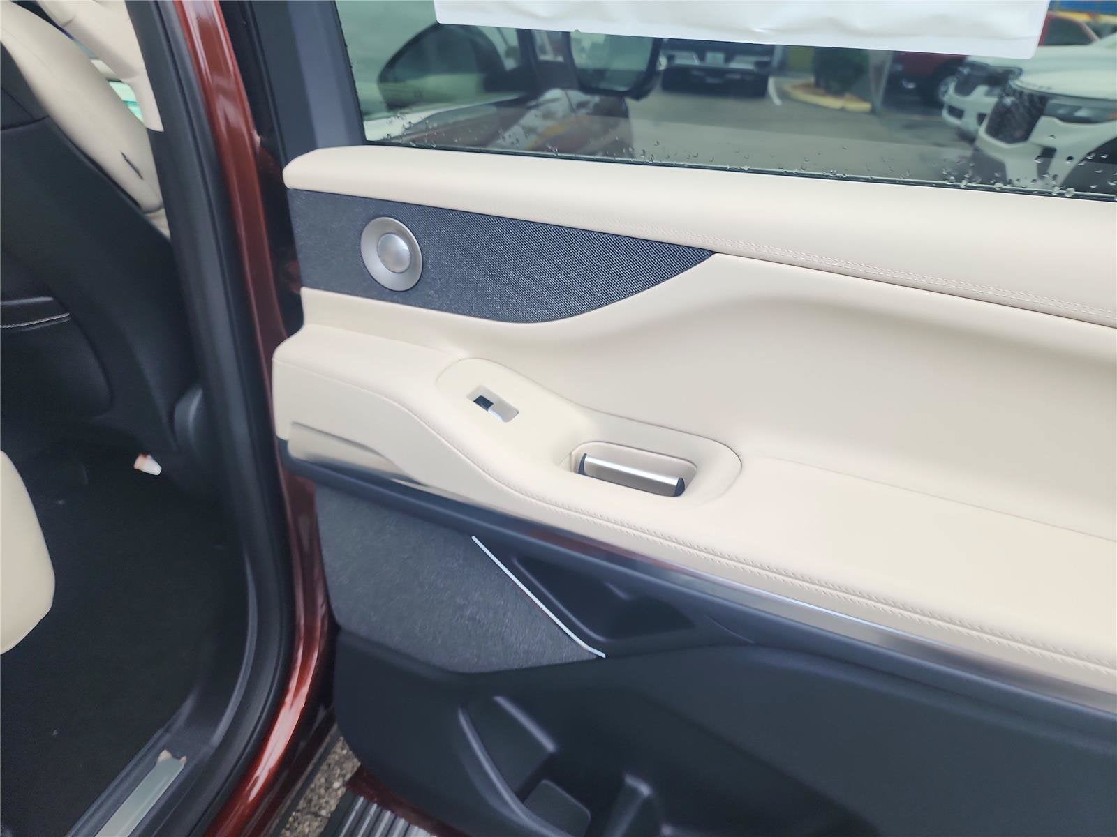 2027 Lincoln Navigator Reserve