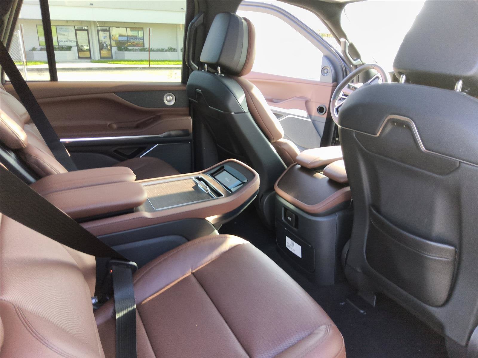 2027 Lincoln Navigator Reserve